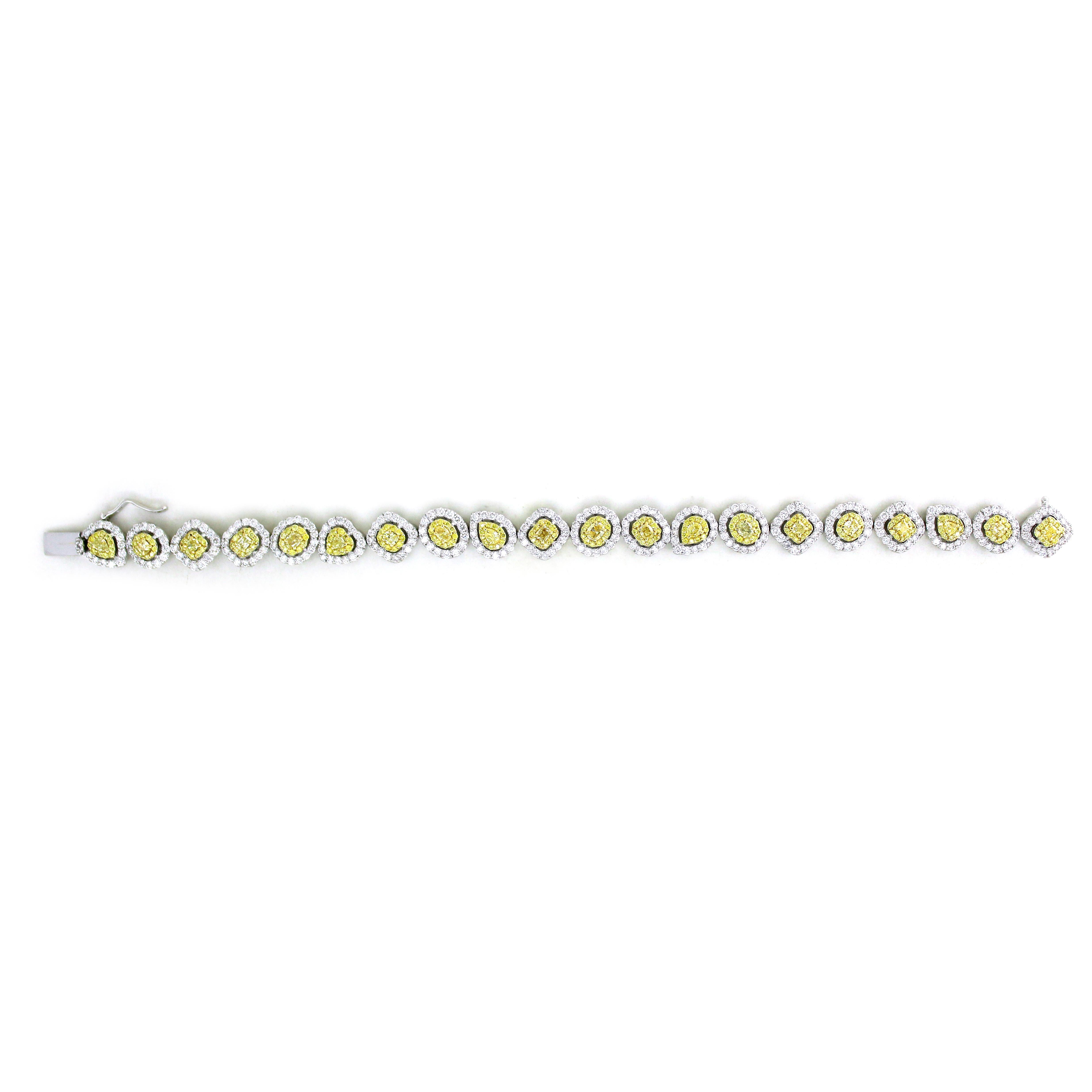6 Carats Yellow Fancy Shape Diamond Bracelet  In New Condition For Sale In New York, NY