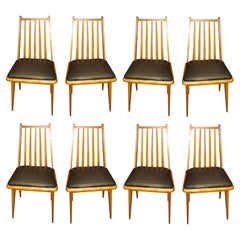 8 Chaises , 1950, Pays : Italie, Matériau : Bois