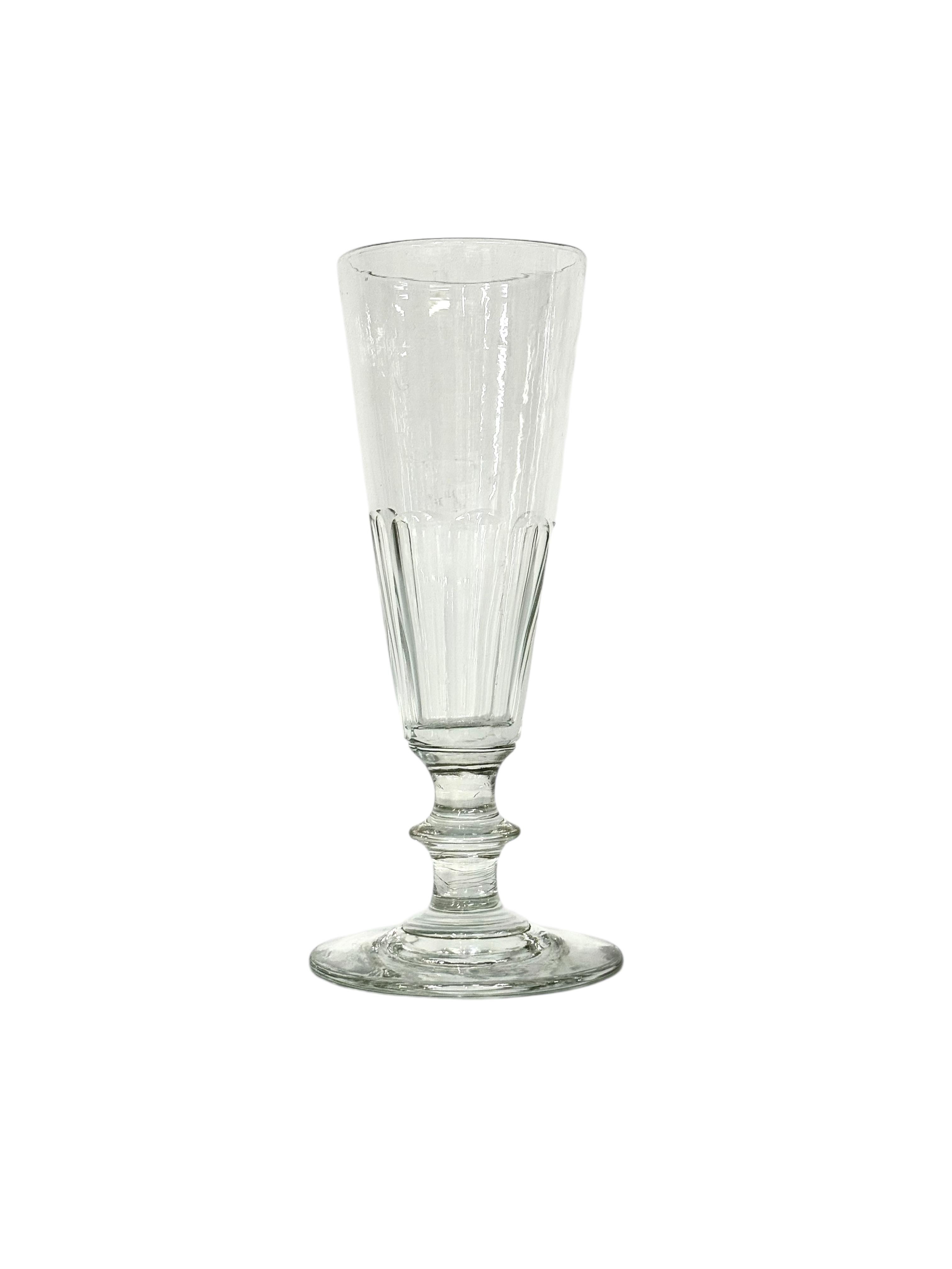 XIXe siècle 6 verres à champagne en cristal, attribués à Baccarat, vers 1850 en vente
