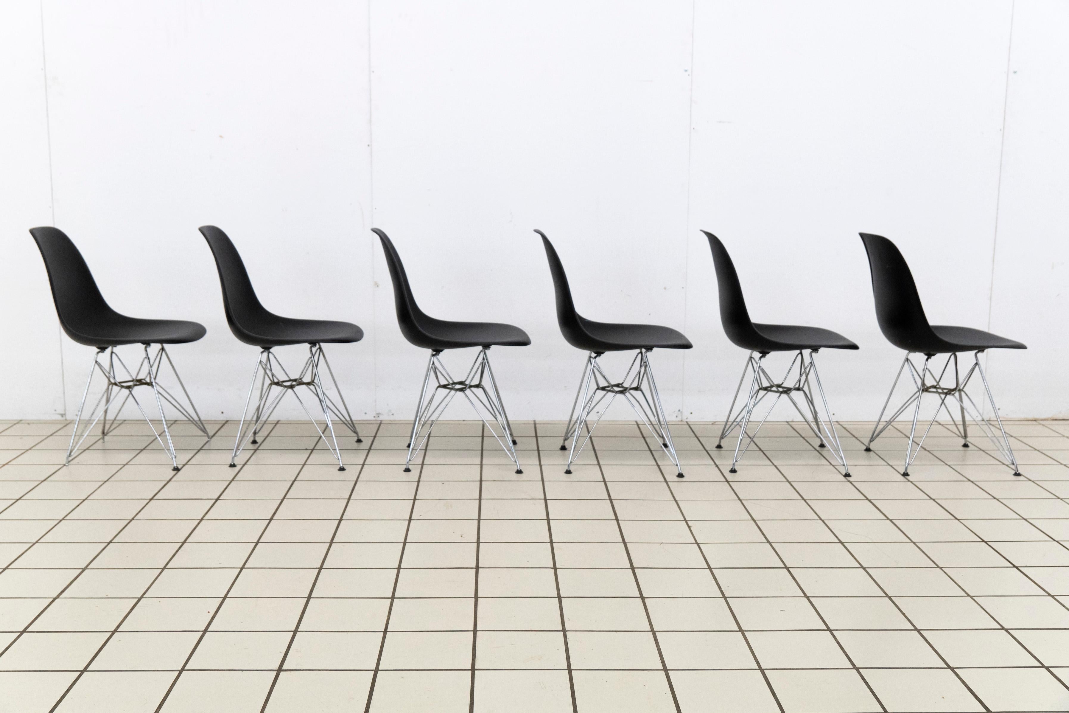 6 Sedie Charles e Ray Eames Vitra DSR in vendita 3