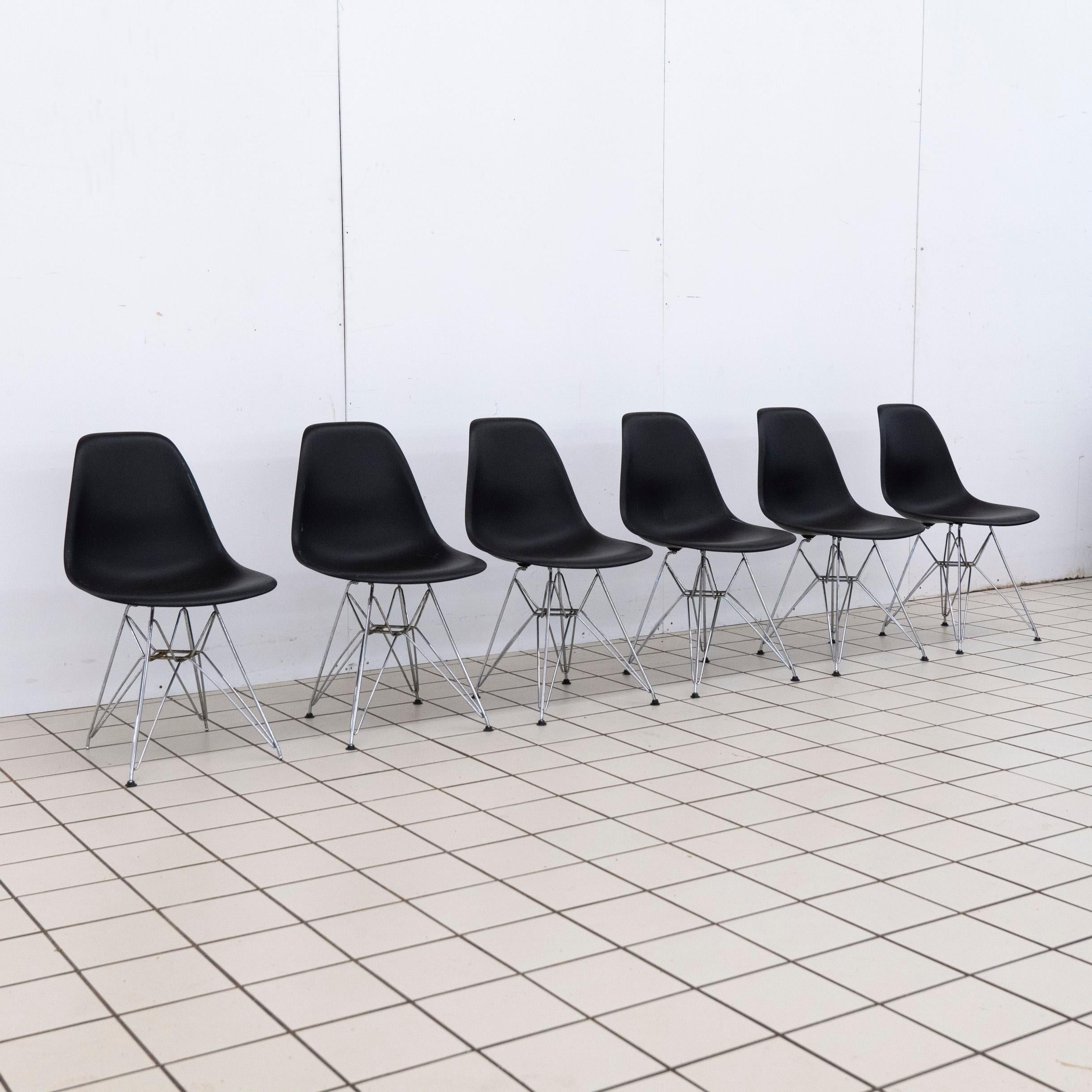 Mid-Century moderno 6 Sedie Charles e Ray Eames Vitra DSR in vendita