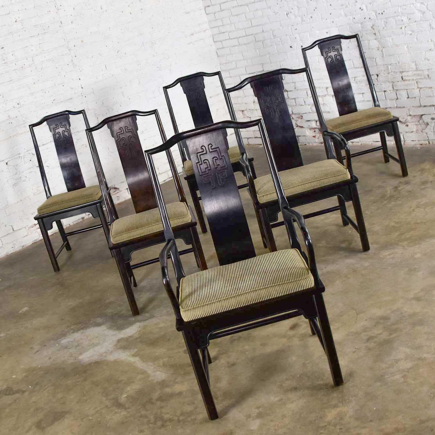 Magnifique ensemble de six chaises de salle à manger Chin Hua, 4 chaises latérales et 2 fauteuils par Raymond K. Sobota pour Century Furniture. Composé de bois de frêne ébonisé brun foncé et d'un tissu texturé à rayures taupe et noir sur les