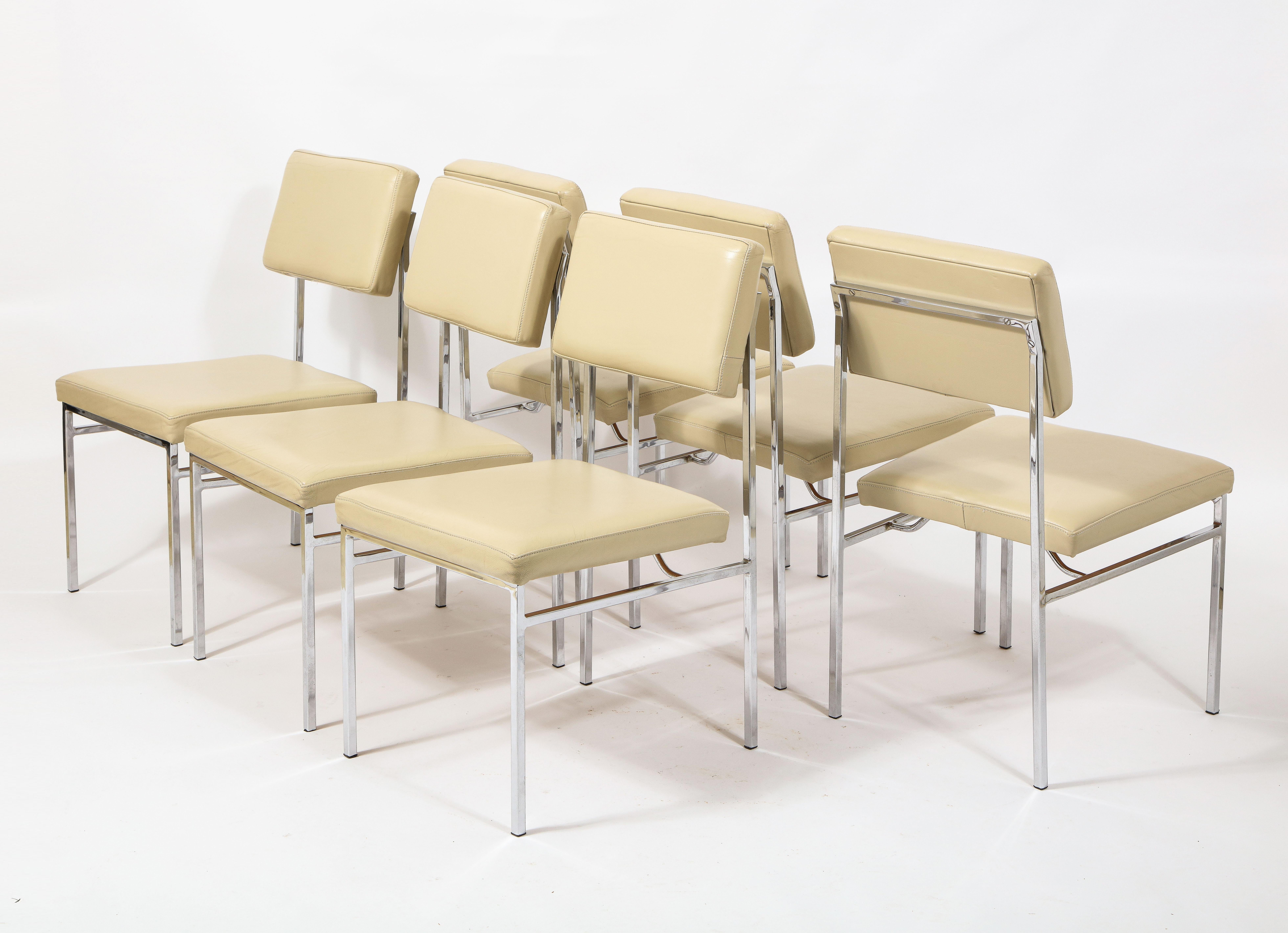 Iconic Model P60 chair designed by Antoine Philippon & Jacqueline Lecoq for Airborne. Consisting of a quadrangular base in chromed steel which supports a seat and a backrest upholstered and covered with period cream leather.