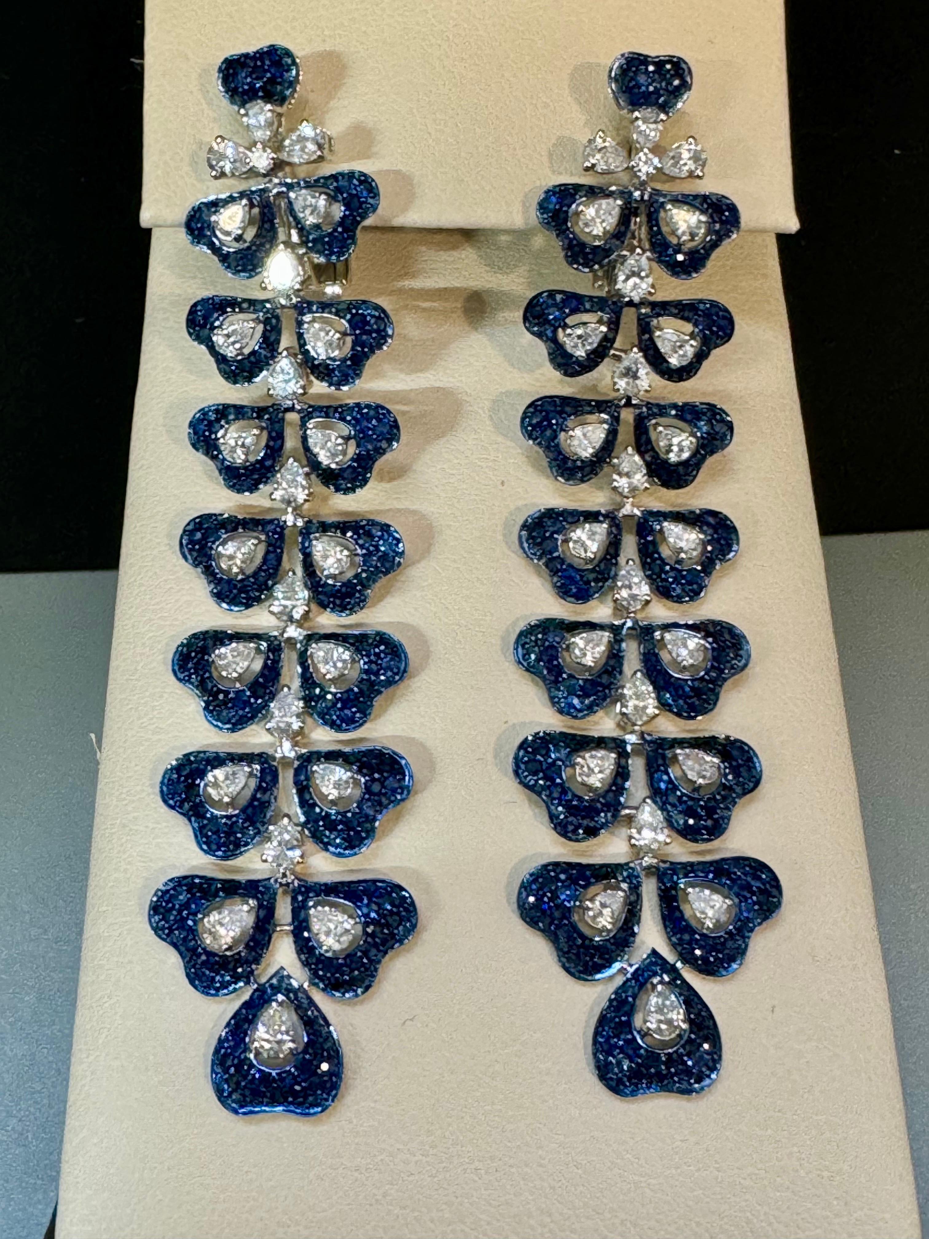 Boucles d'oreilles pendantes en or blanc 18 carats, saphir bleu naturel 6 carats et diamant 3 carats 3