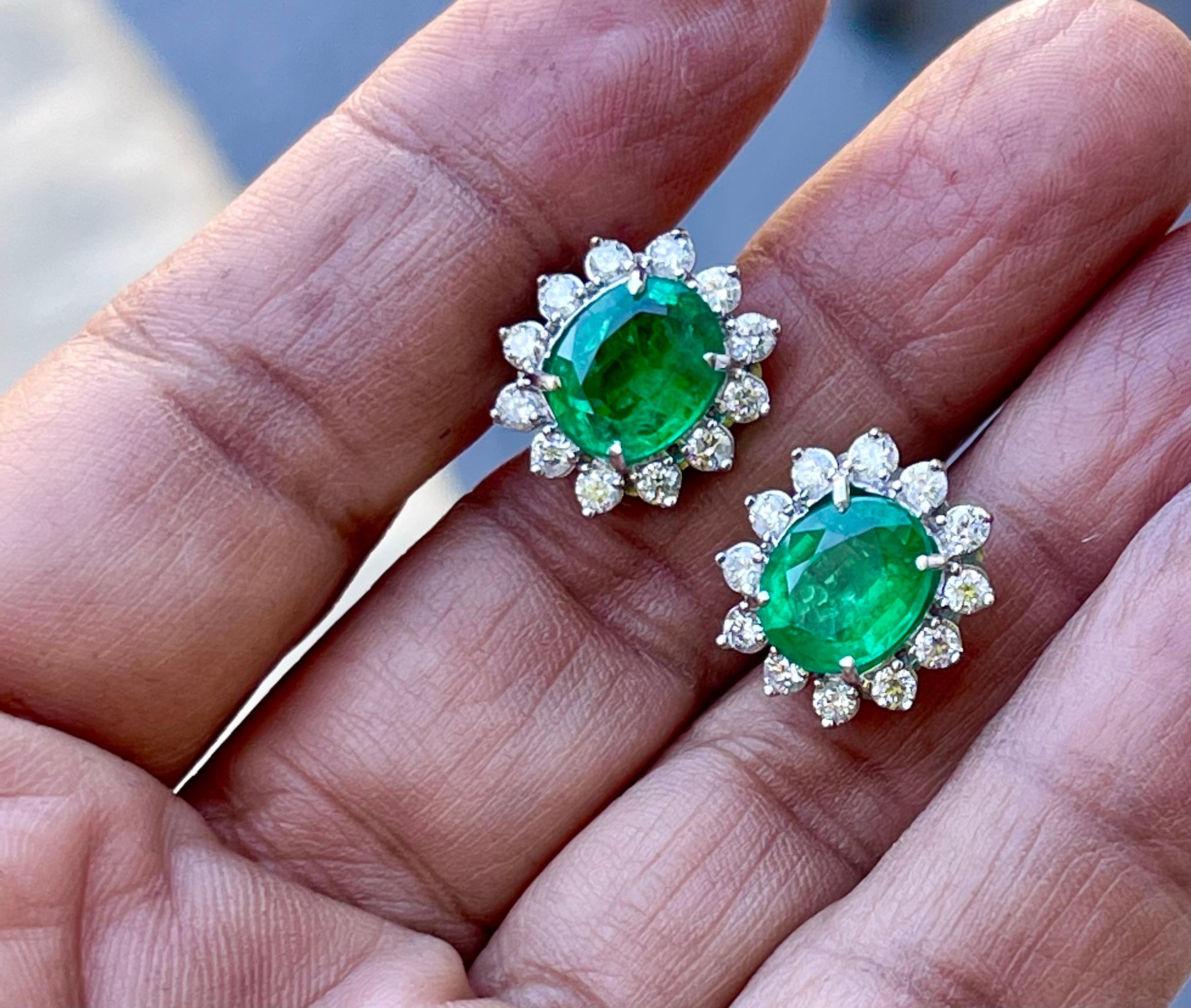 Women's 8 Ct Oval Colombian Emerald & 2.5 Ct Diamond Post Back Earrings 18 Kt White Gold For Sale