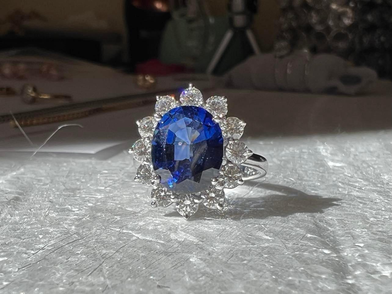 Oval Cut 6 Ct Royal Blue Sapphire, Lady Diana inspired ring and 1.00 Ct Natural Diamonds For Sale