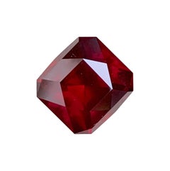 6 carati di gemma ottagonale naturale di colore rosso tagliata a gradini di granato rodolite per gioielli