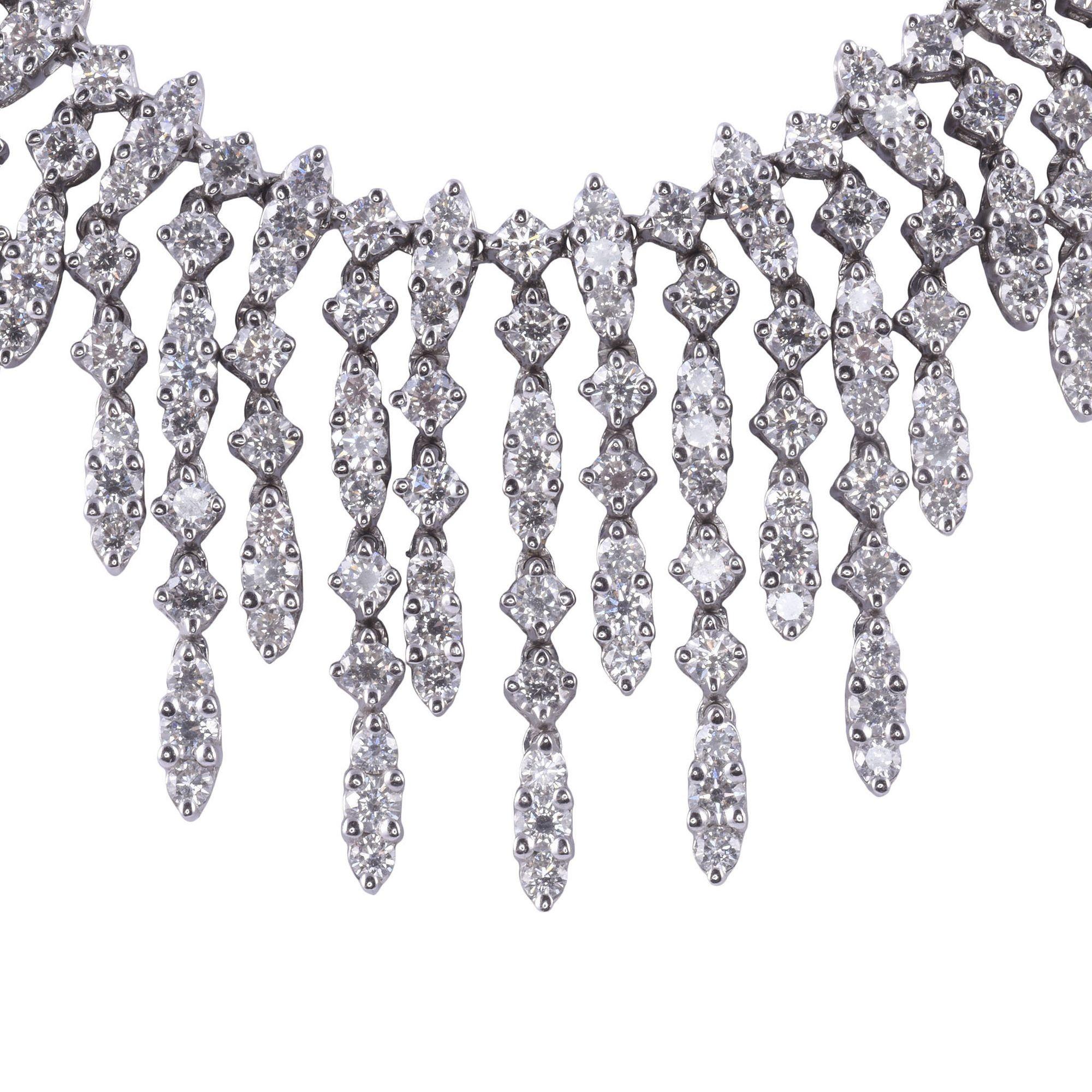 Brilliant Cut 6 CTW Diamond Dangle Necklace For Sale