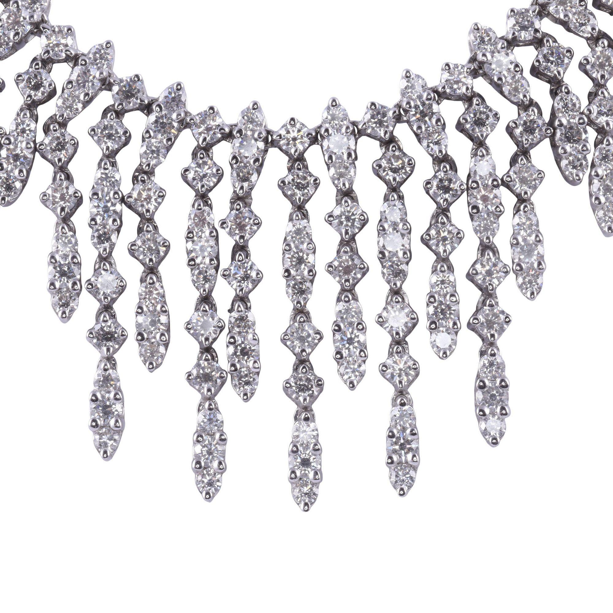 6 Karat Diamant-Halskette mit Anhänger (Brillantschliff) im Angebot