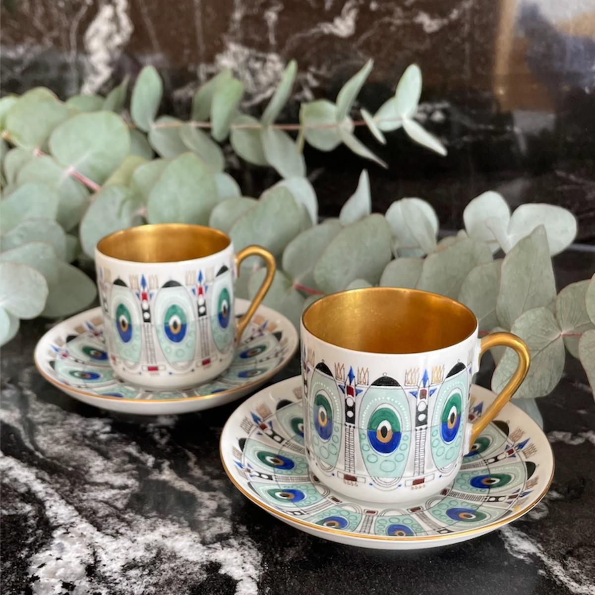 Scandinavian Modern 6 Cups & Saucers, Eira Gold, Arabia, Raija Liisa Uosikkinen, 1950s Scandinavia For Sale