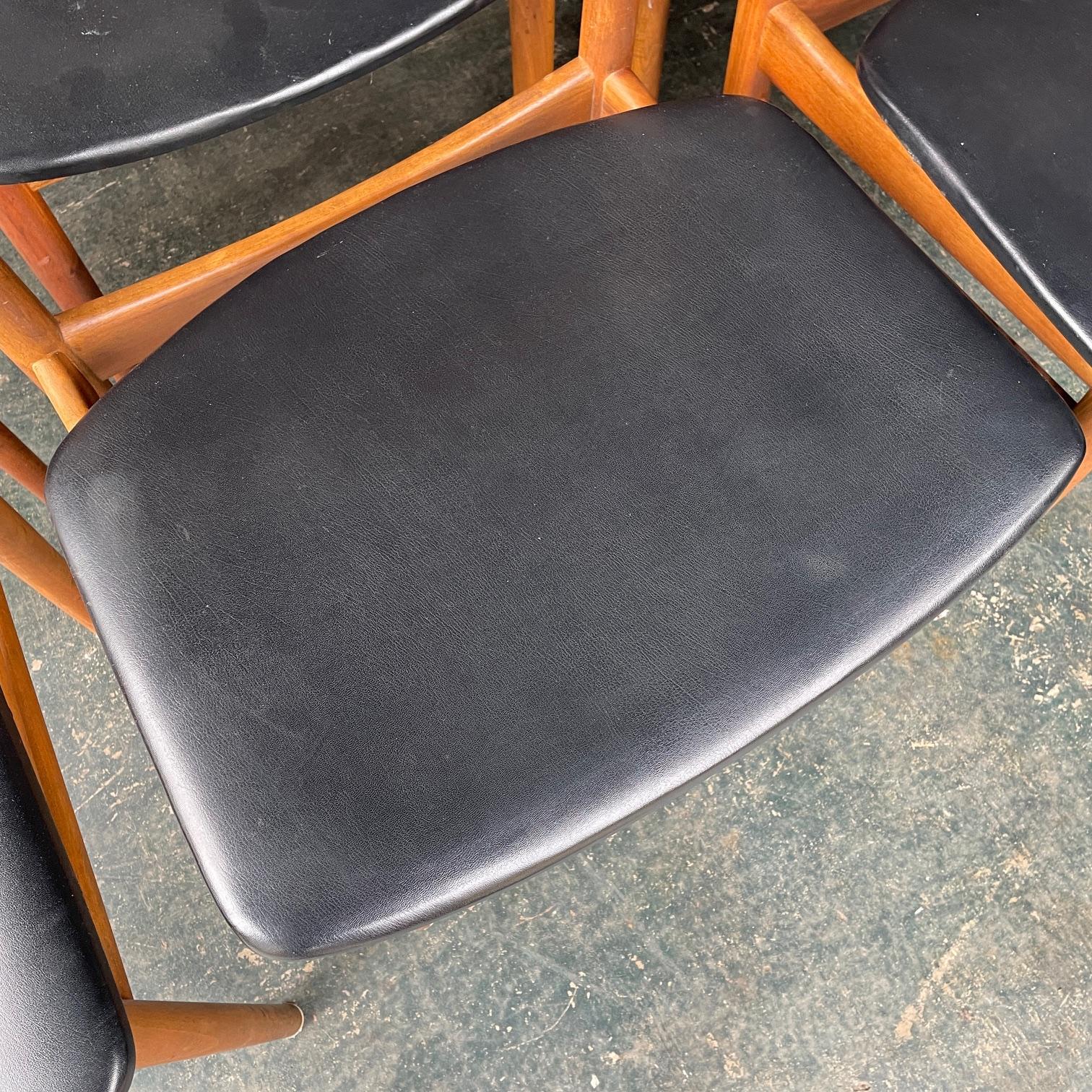 6 Danish 1960s Henry Rosengren Hansen Nº39 Teak Black Dining Table Chairs For Sale 3