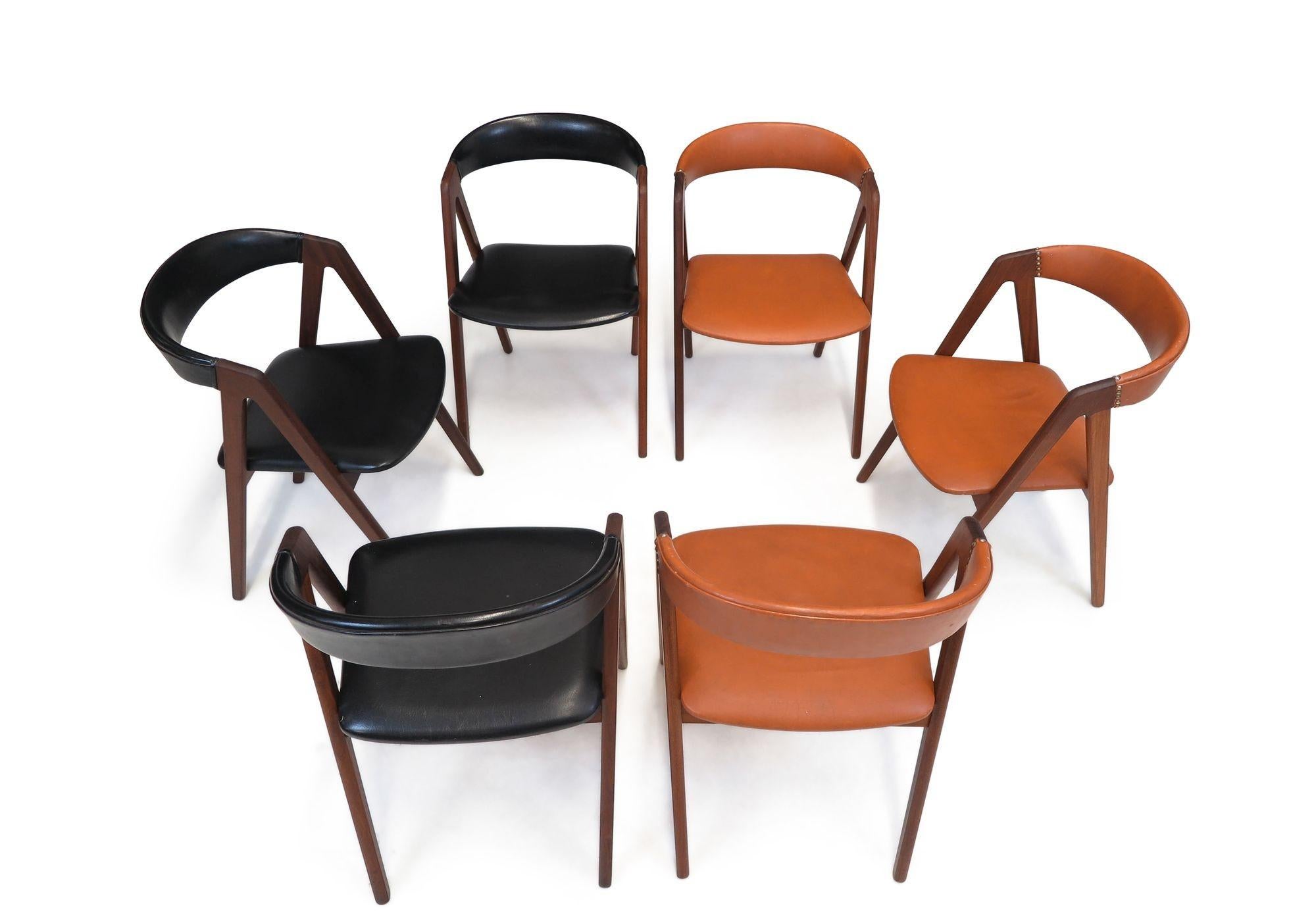 6 dänische Esszimmerstühle aus Nussbaumholz mit A-Rahmen (24 verfügbar) (20. Jahrhundert) im Angebot
