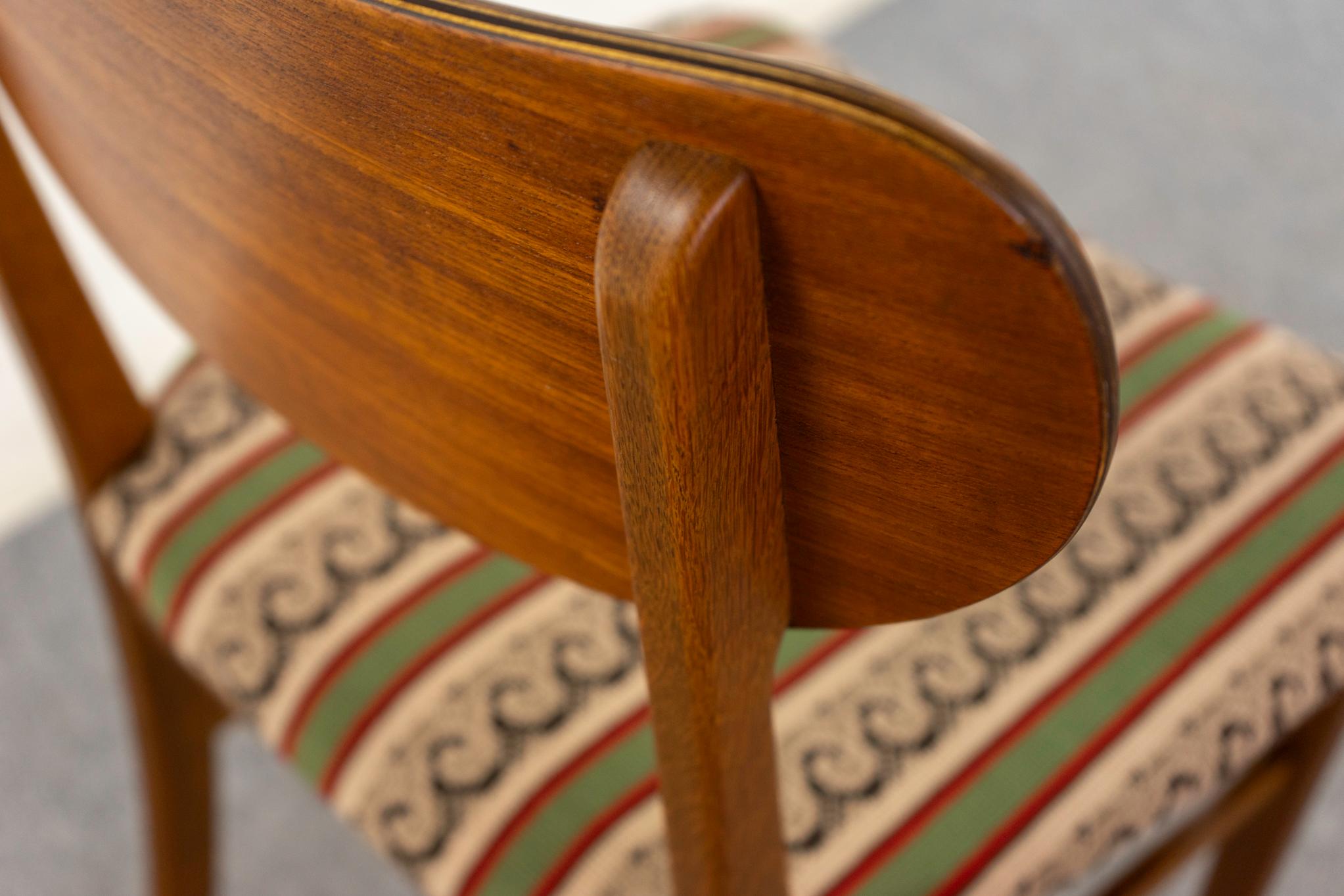 Milieu du XXe siècle 6 Chaises de salle à manger danoises en The Moderns en vente