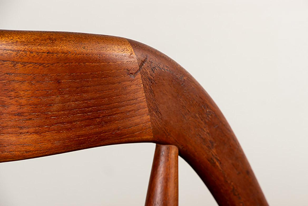 6 sedie danesi in teak e similpelle, modello 16 ohannes Andersen per Uldum 1960. in vendita 5