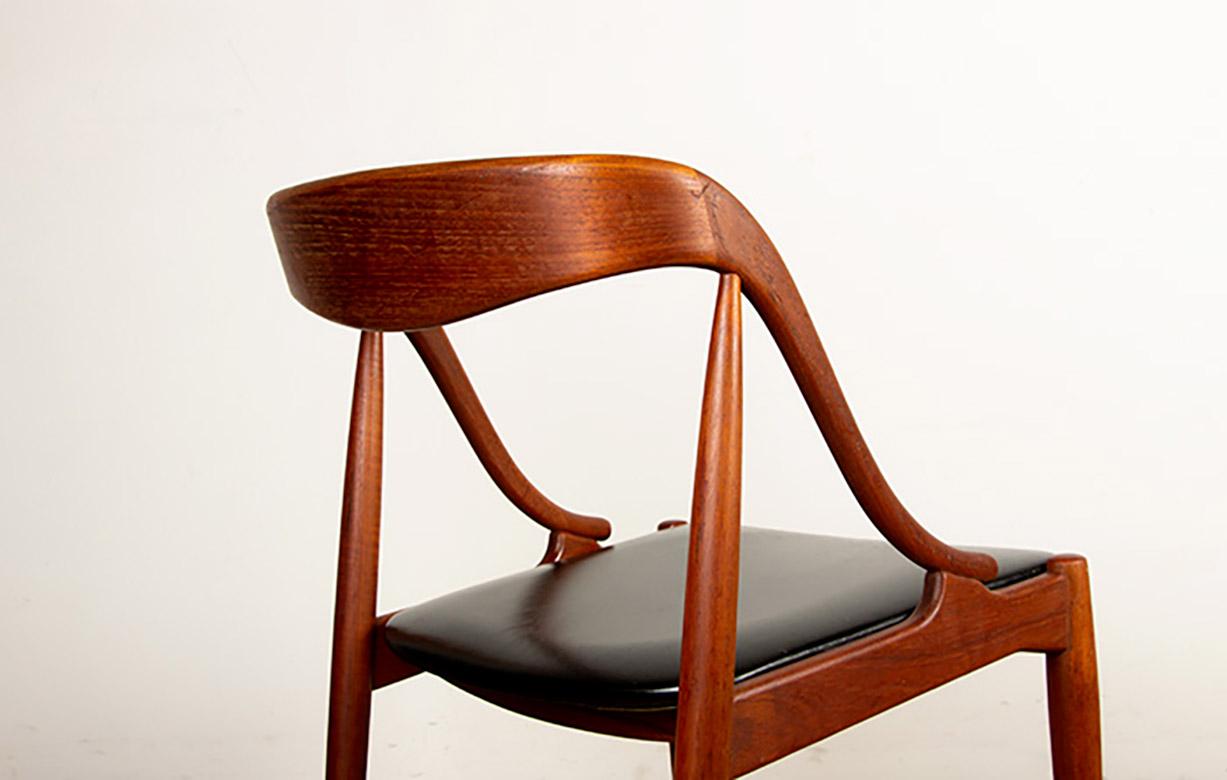 6 sedie danesi in teak e similpelle, modello 16 ohannes Andersen per Uldum 1960. in vendita 6