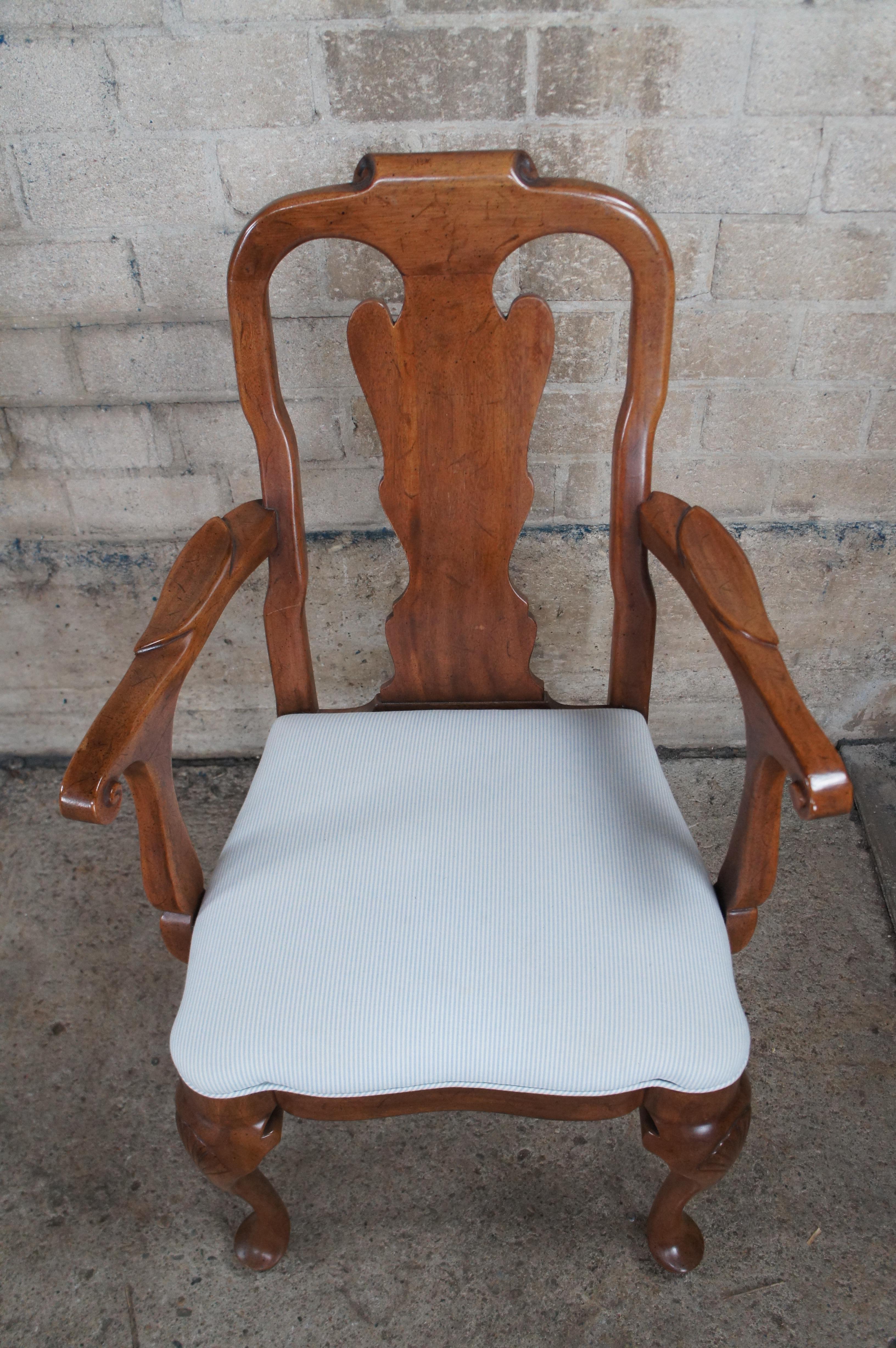 6 Davis Cabinet Cumberland Valley Nogal Queen Anne Sillas de comedor de estilo georgiano mediados del siglo XX en venta
