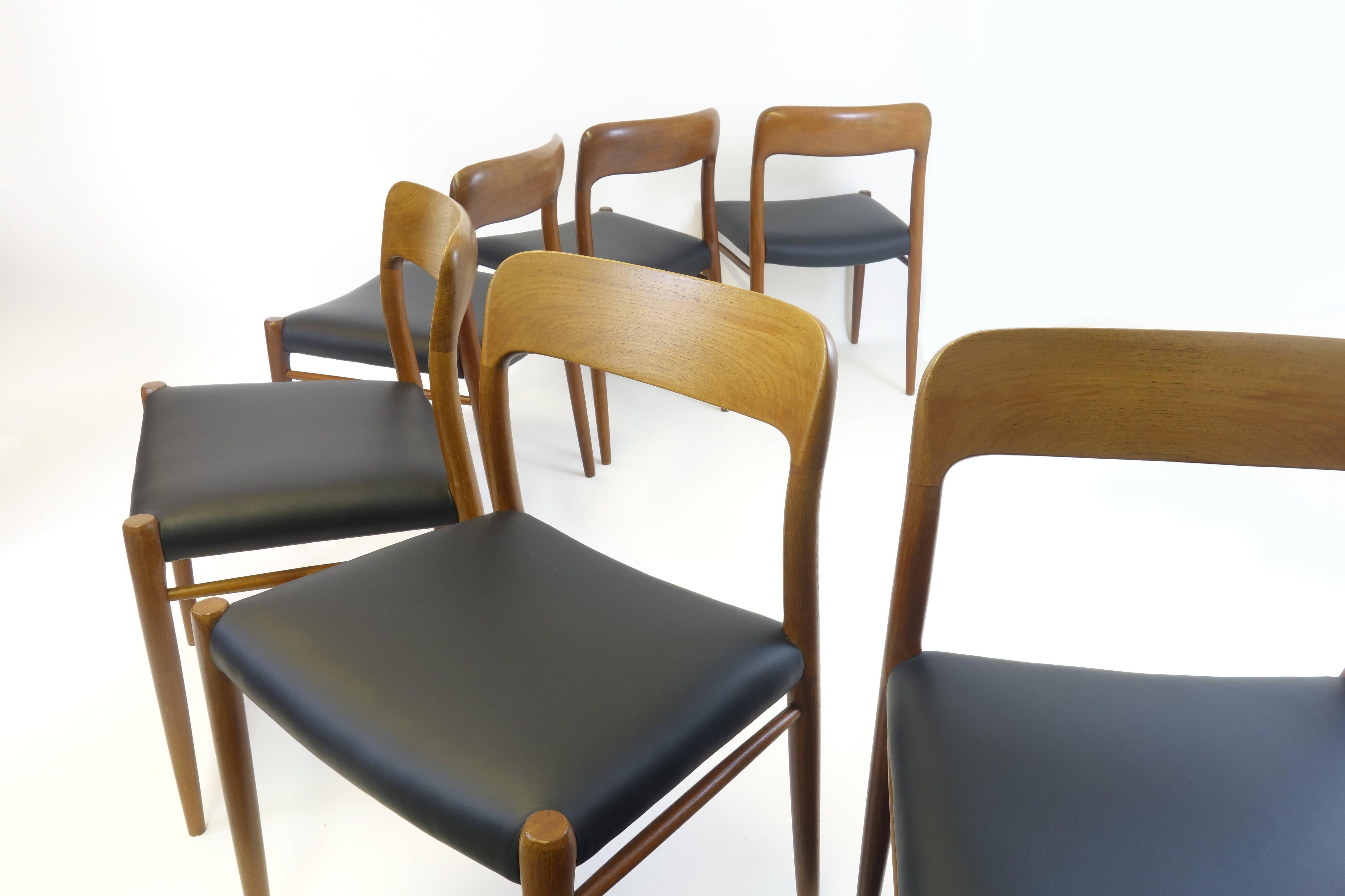 Mid-20th Century 6 Dining Chairs Model 75 by J.L. Moeller, Denmark, circa 1960