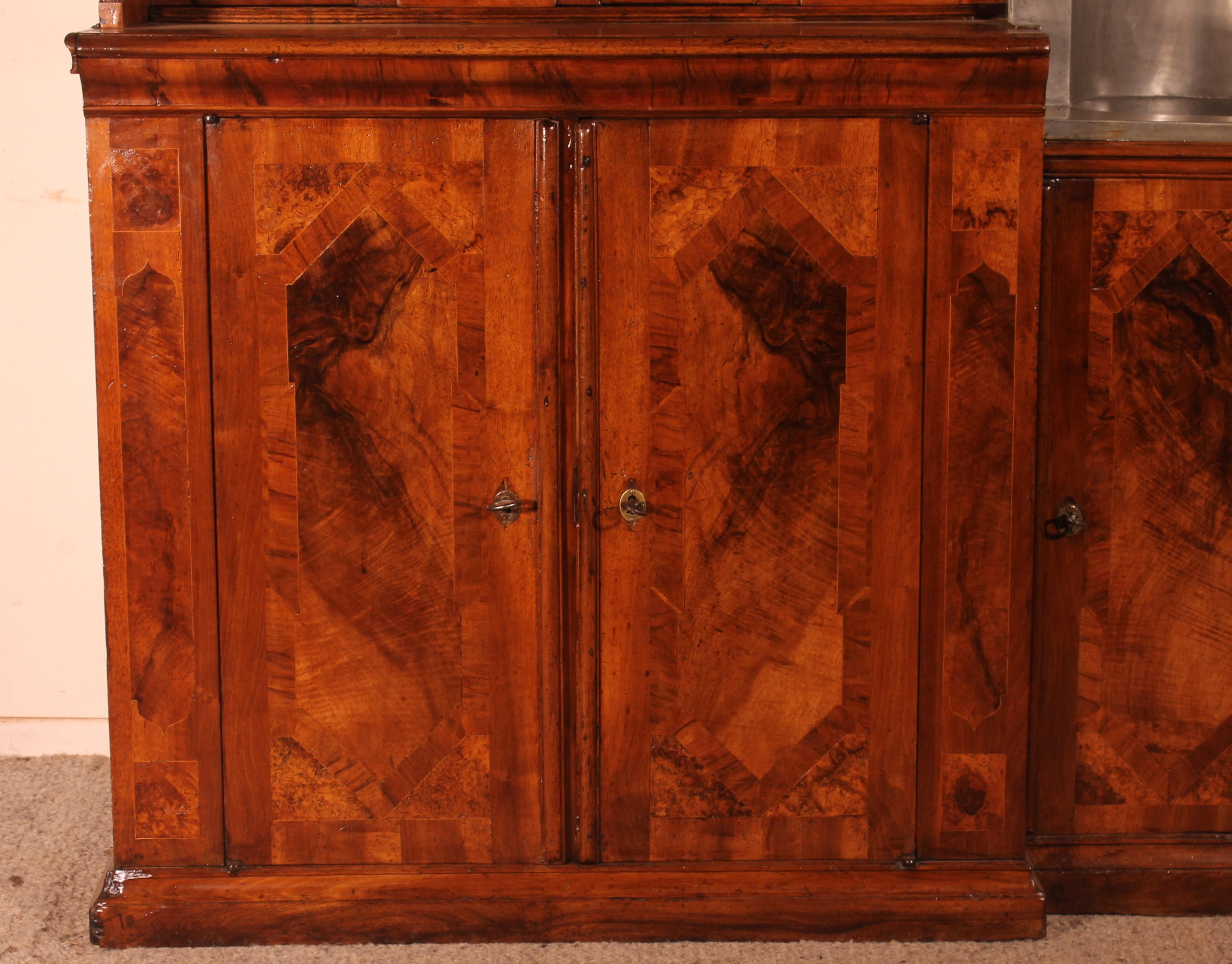 6 Doors Buffet In Walnut Louis XIV-17 ° Century With Fountain For Sale 6