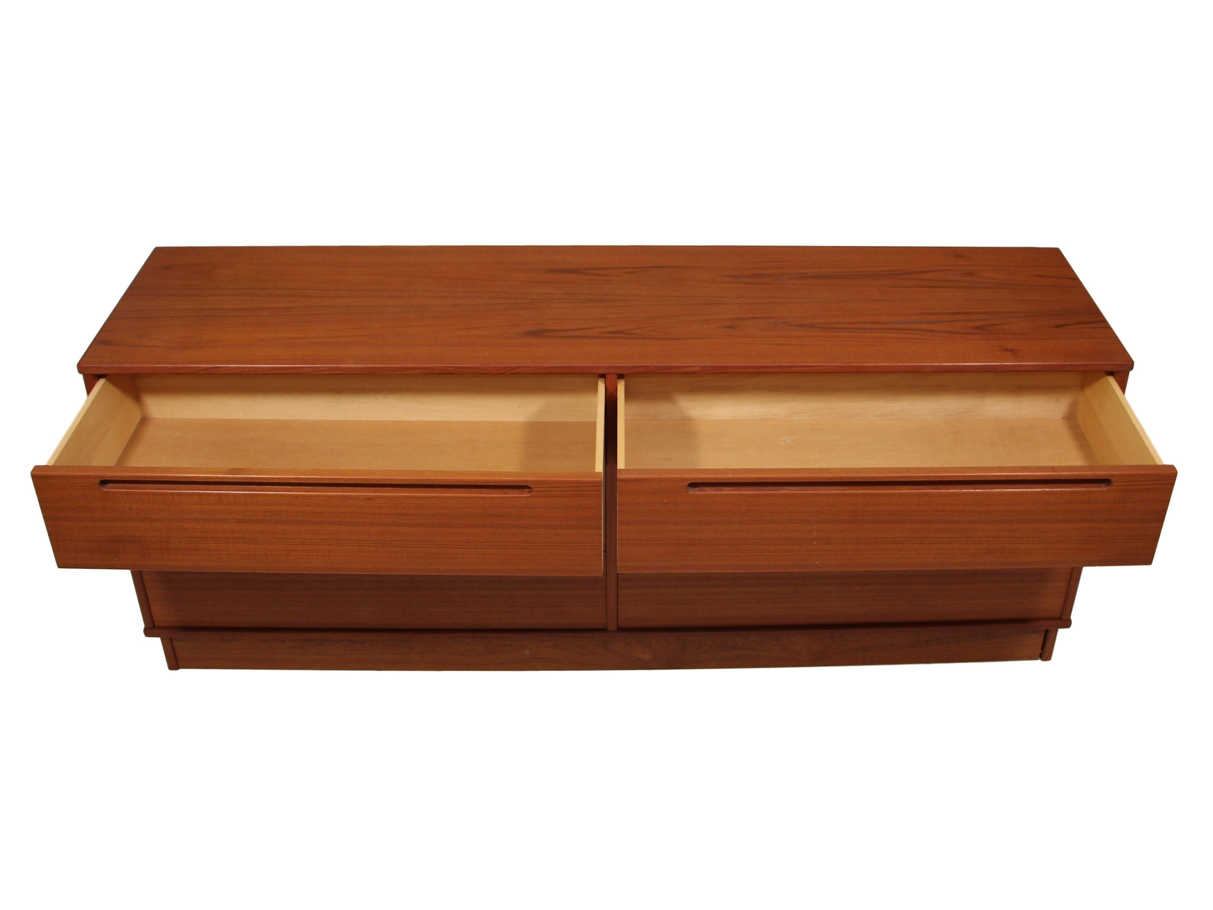 6 drawer teak dresser