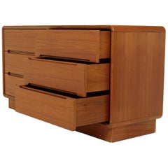 6-Drawer Dresser Made by Sun Cabinet
