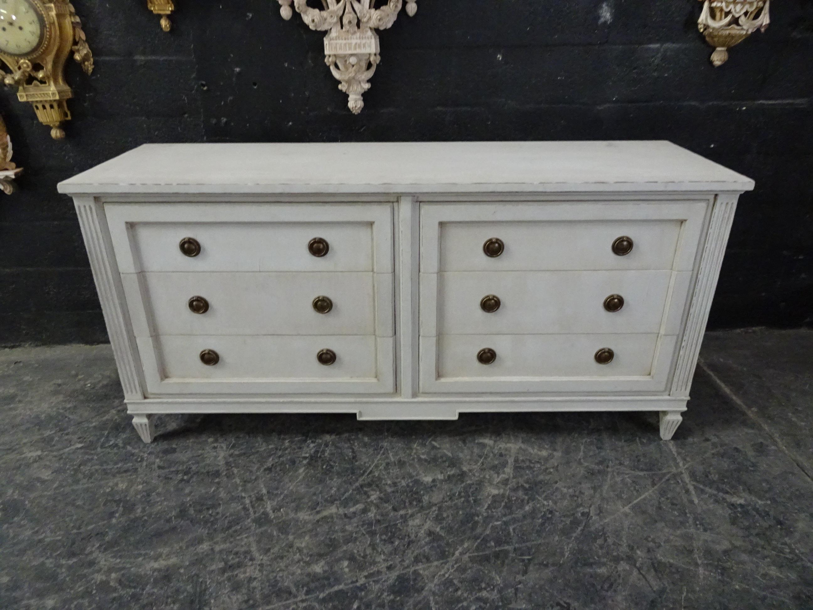This is a 6-drawer Gustavian dresser, it’s been restored and repainted with milk paints 