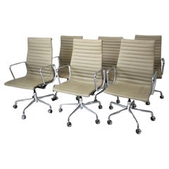 6 chaises de groupe Eames du 50e anniversaire en aluminium pour Herman Miller