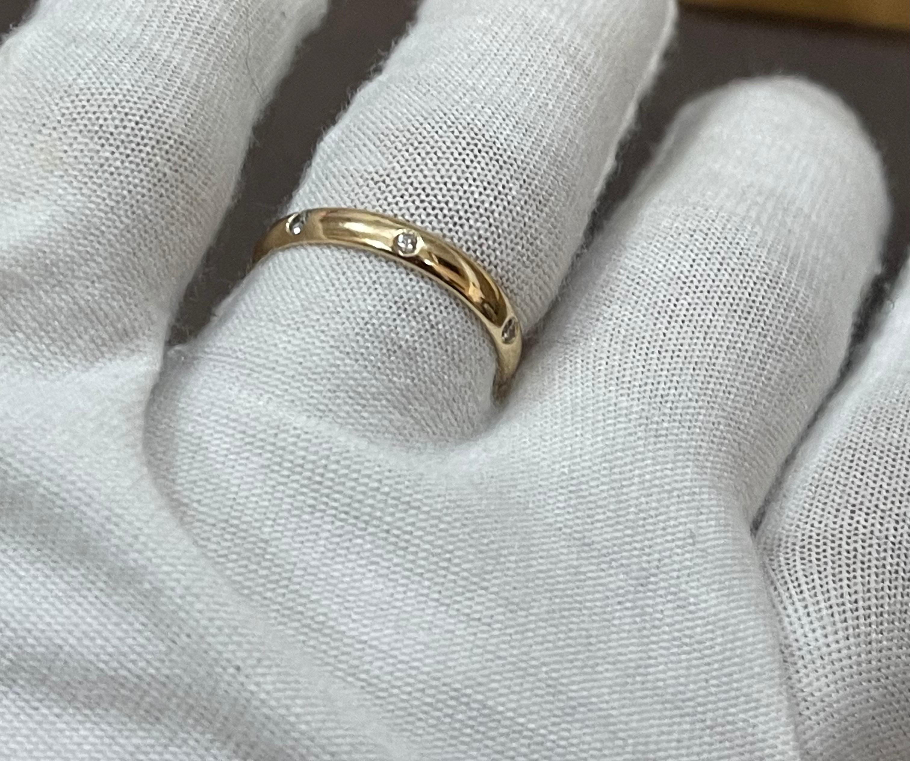 6 Flush Set Bezel Diamond Eternity Wedding Band in 14 Karat Yellow Gold Size 8.2 In Excellent Condition In New York, NY