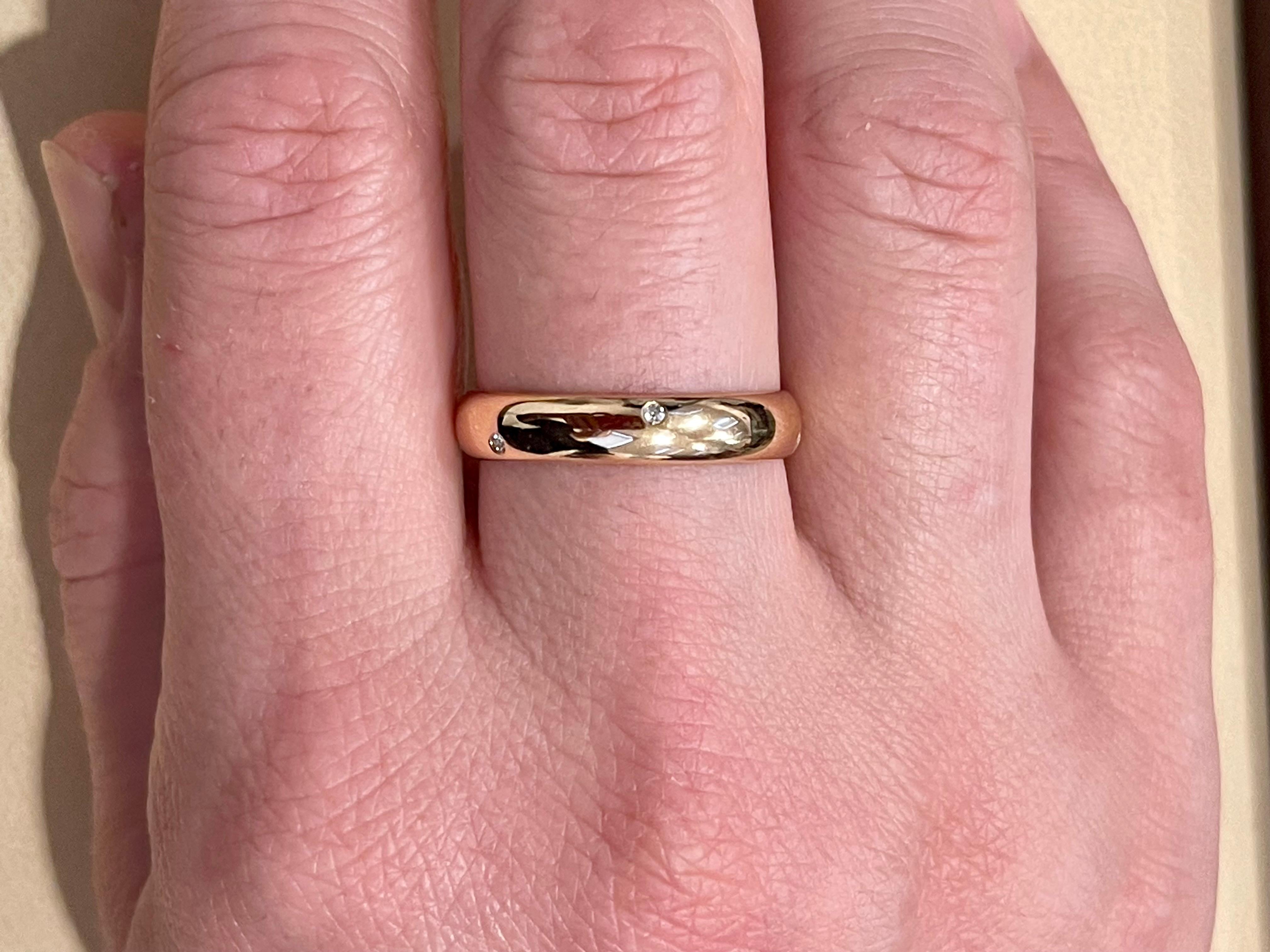 6 Flush Set Bezel Diamond Eternity Wedding Band in 18 Karat Yellow Gold For Sale 6