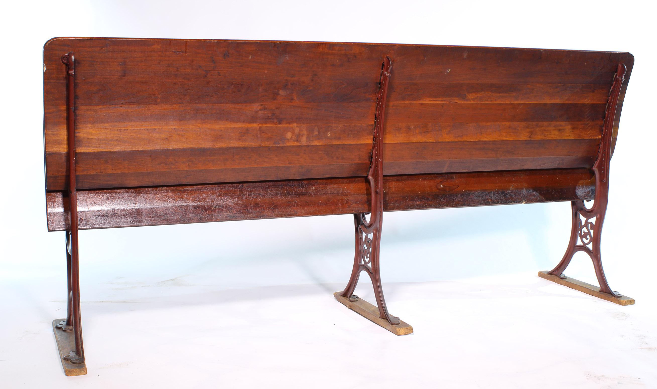 6 Foot Folding Train Station Bench In Good Condition In Oakville, CT