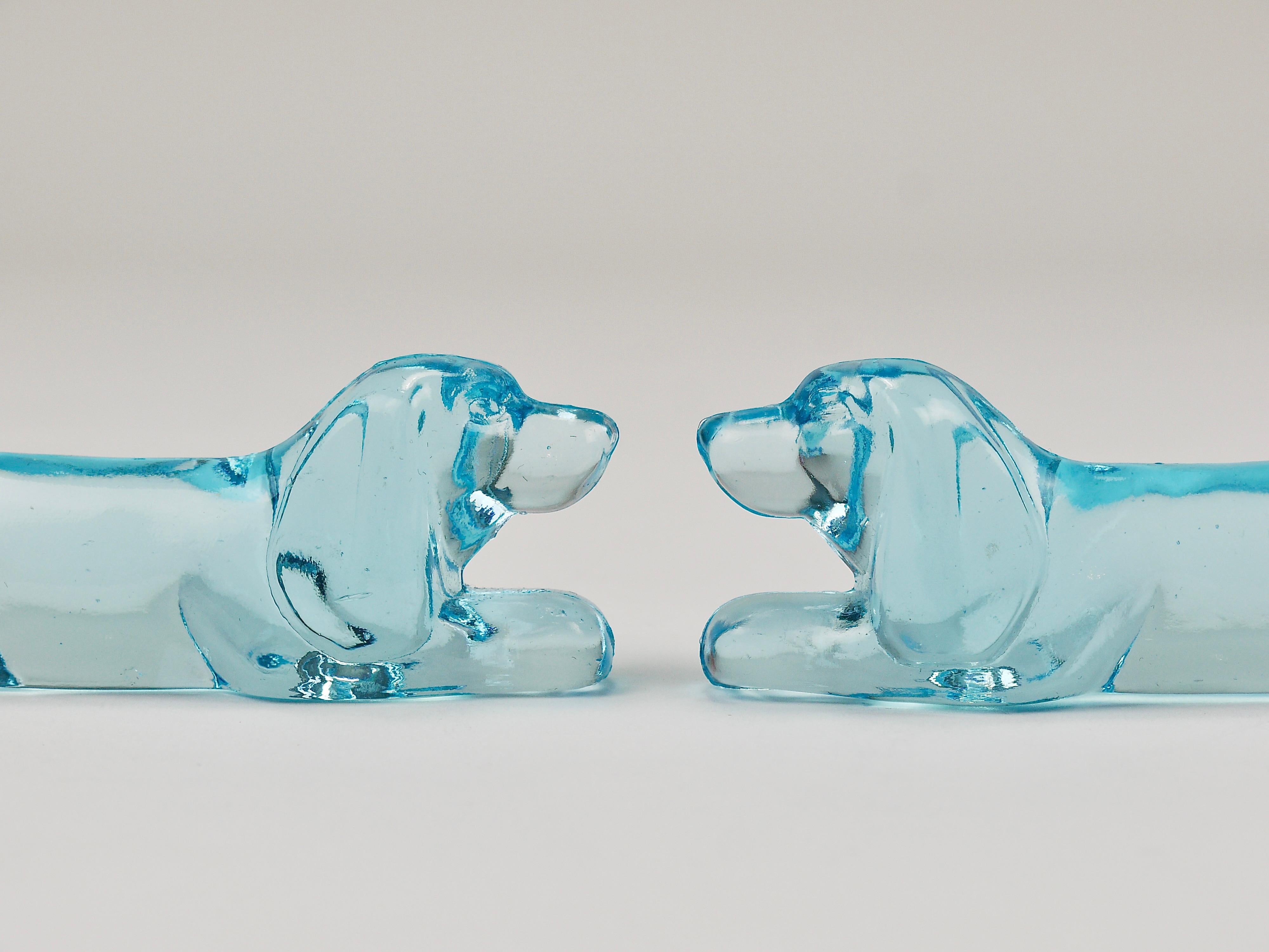 6 French Art Deco Dachshund Basset Hound Knife Rests, Light Blue Glass, 1930s In Good Condition For Sale In Vienna, AT
