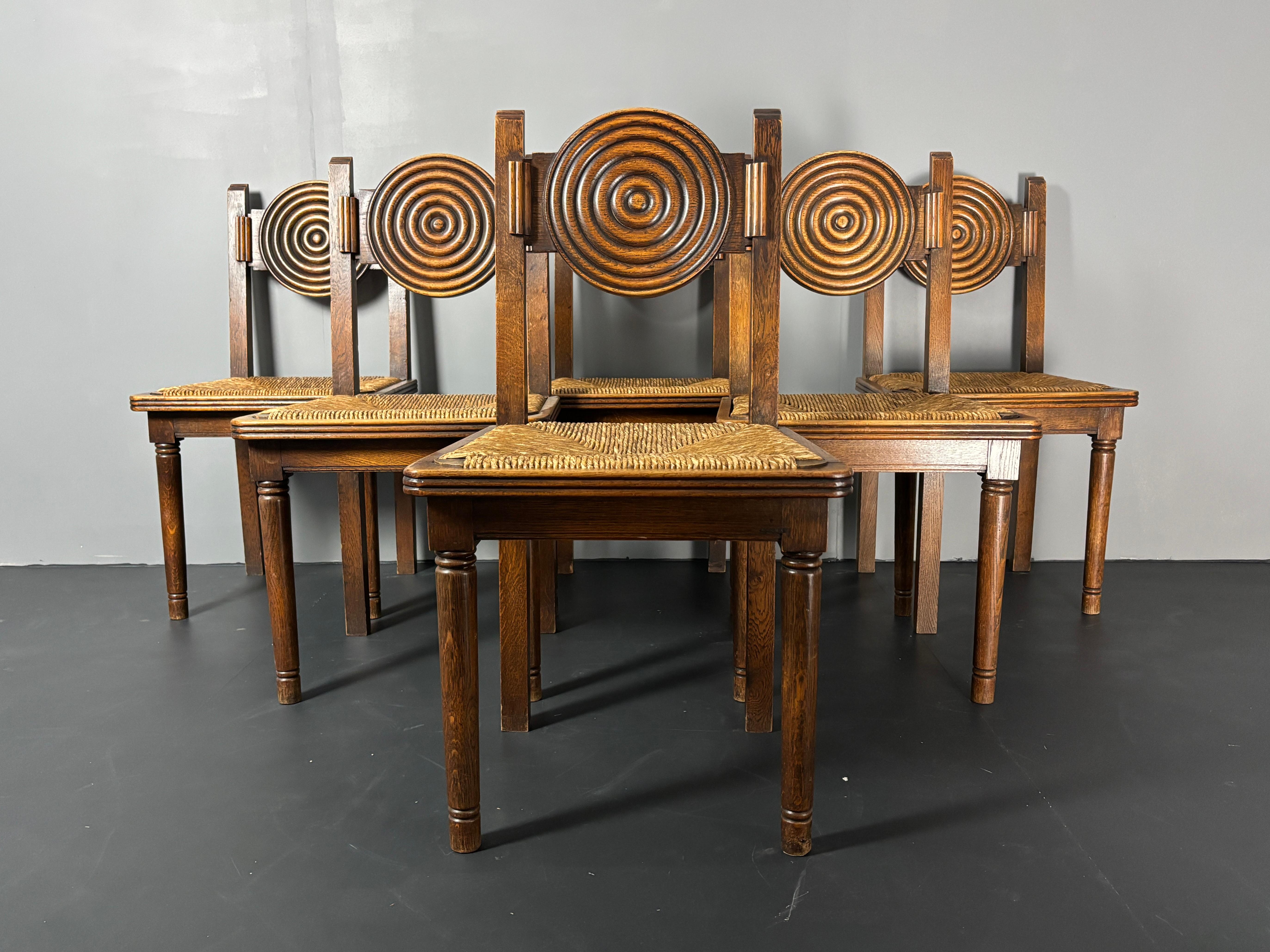 Brutalisme 6 chaises de salle à manger en jonc tourné en bois de ferme français dans le style de Charles Dudouy en vente