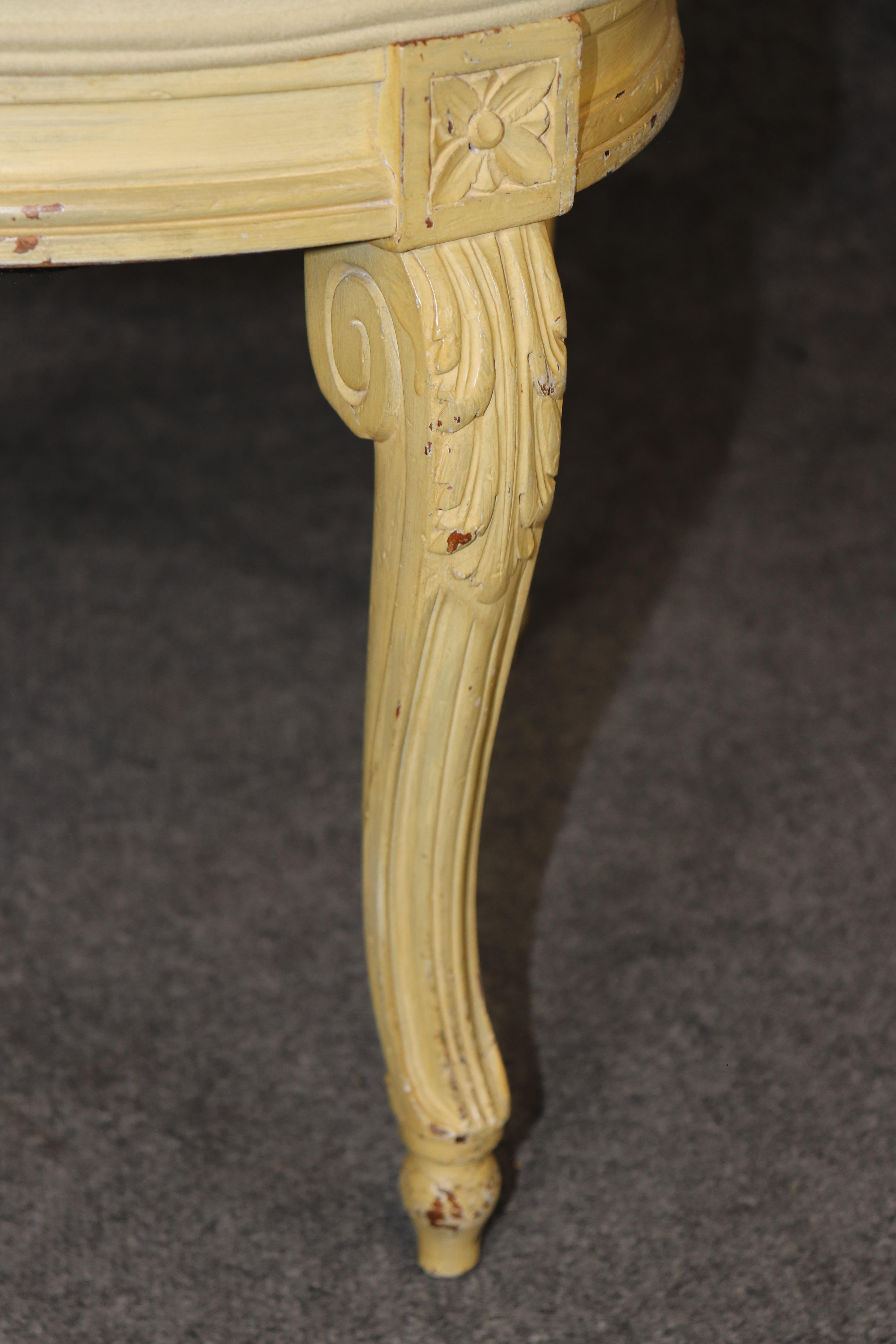6 Sillas auxiliares francesas estilo Luis XV de principios del siglo XX decoradas con pintura envejecida en venta 5
