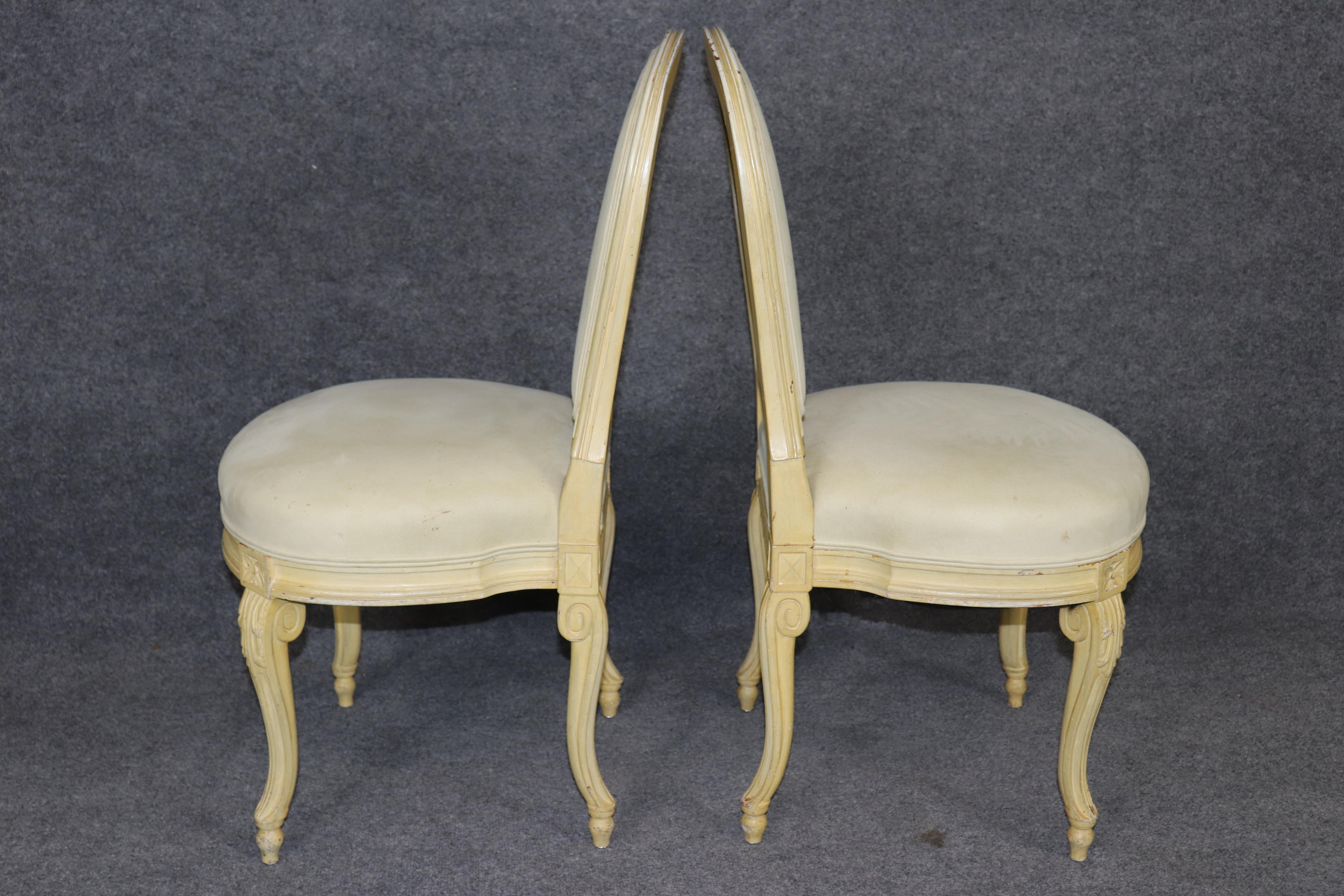 6 Sillas auxiliares francesas estilo Luis XV de principios del siglo XX decoradas con pintura envejecida Tapicería en venta