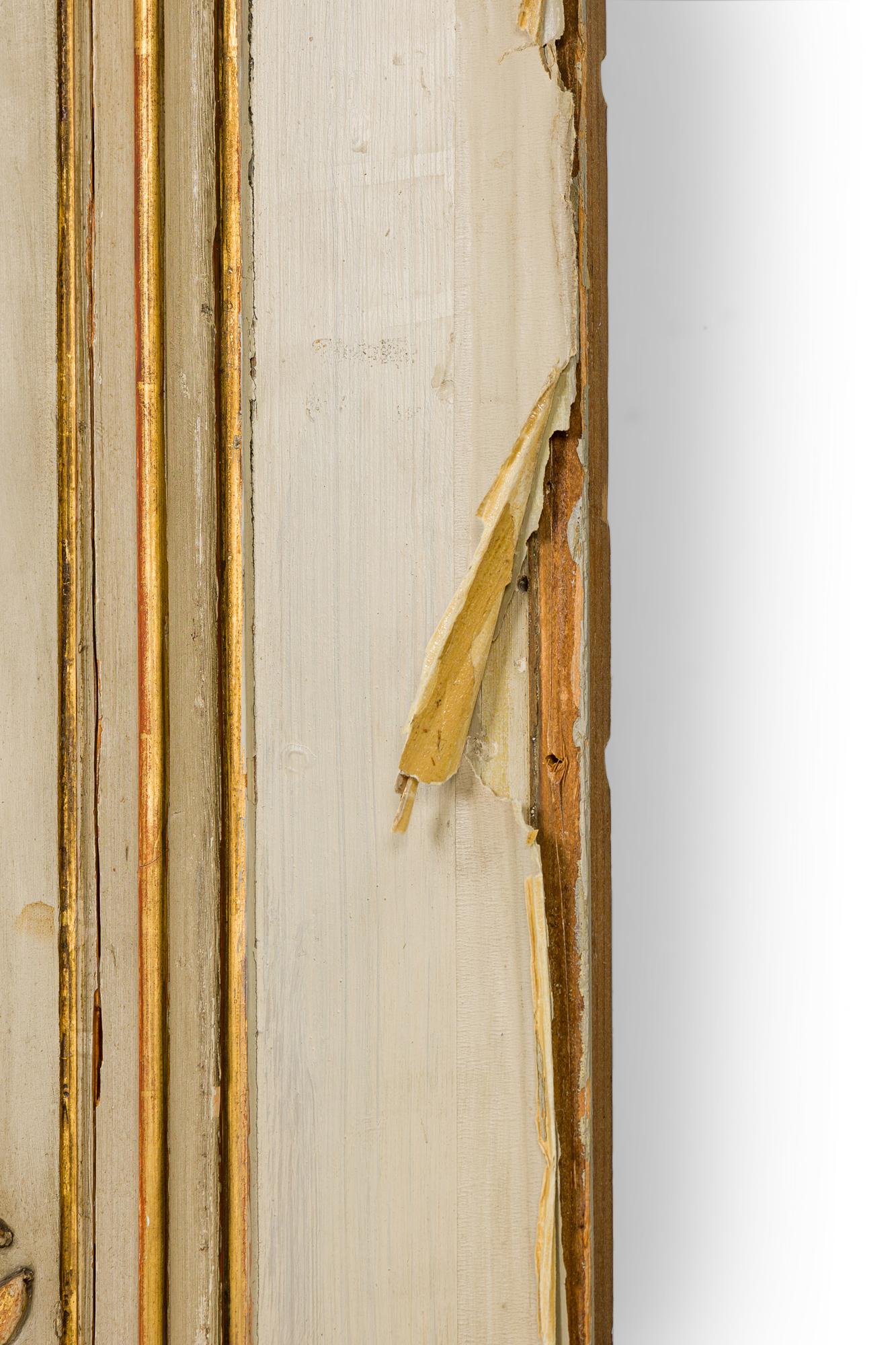 Set of 6 French Louis XV Style Gold and White Panels In Good Condition For Sale In Queens, NY