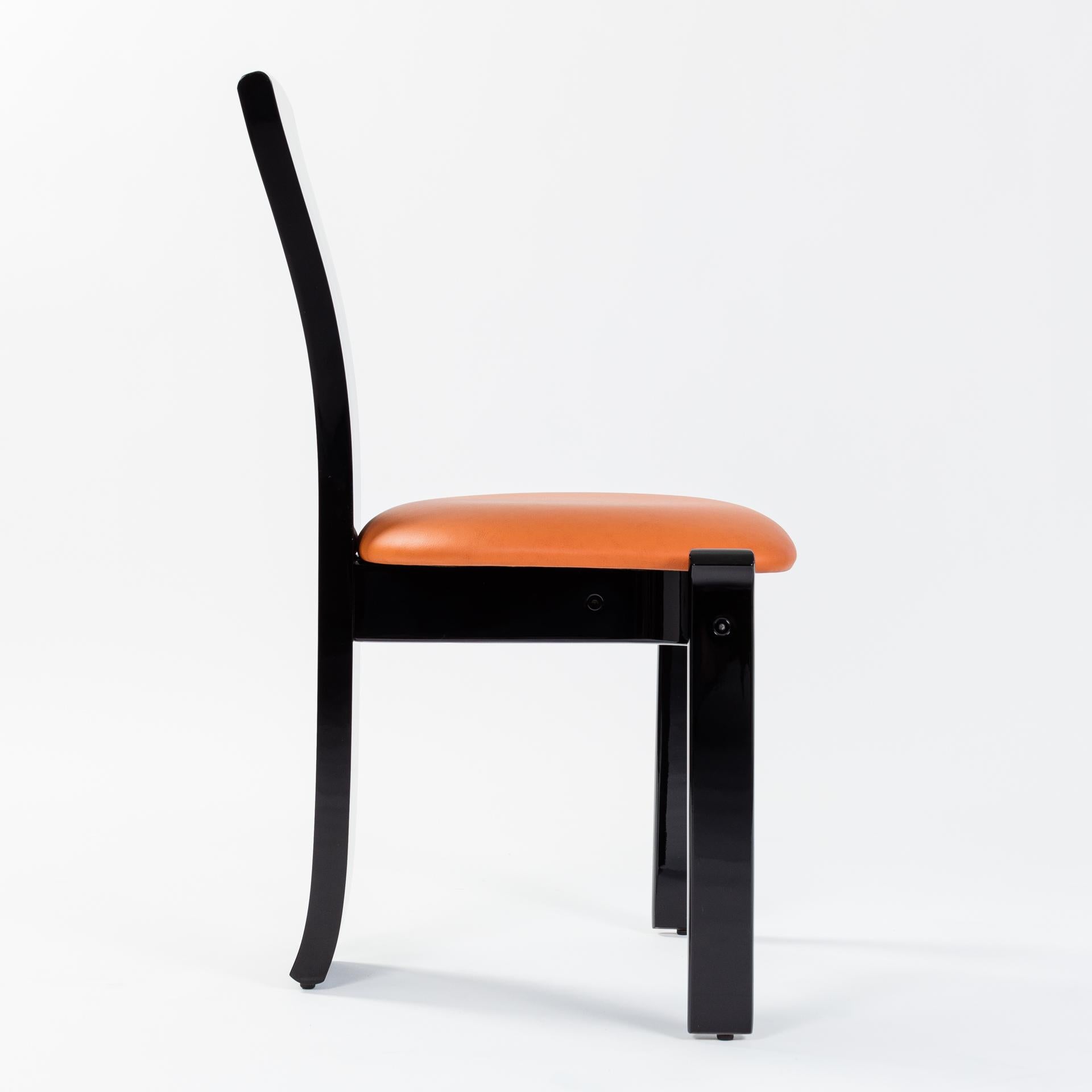 6 French Mid-Century Dining Room Chairs Black Lacquer Hermès Colored Leather In Good Condition For Sale In Salzburg, AT