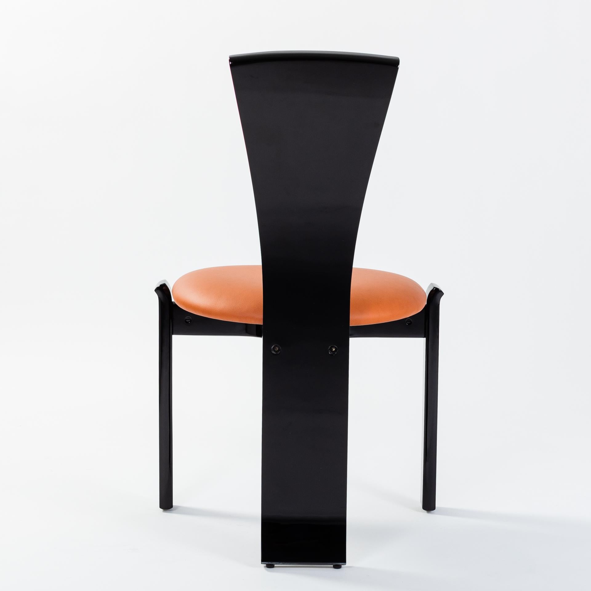 Late 20th Century 6 French Mid-Century Dining Room Chairs Black Lacquer Hermès Colored Leather For Sale