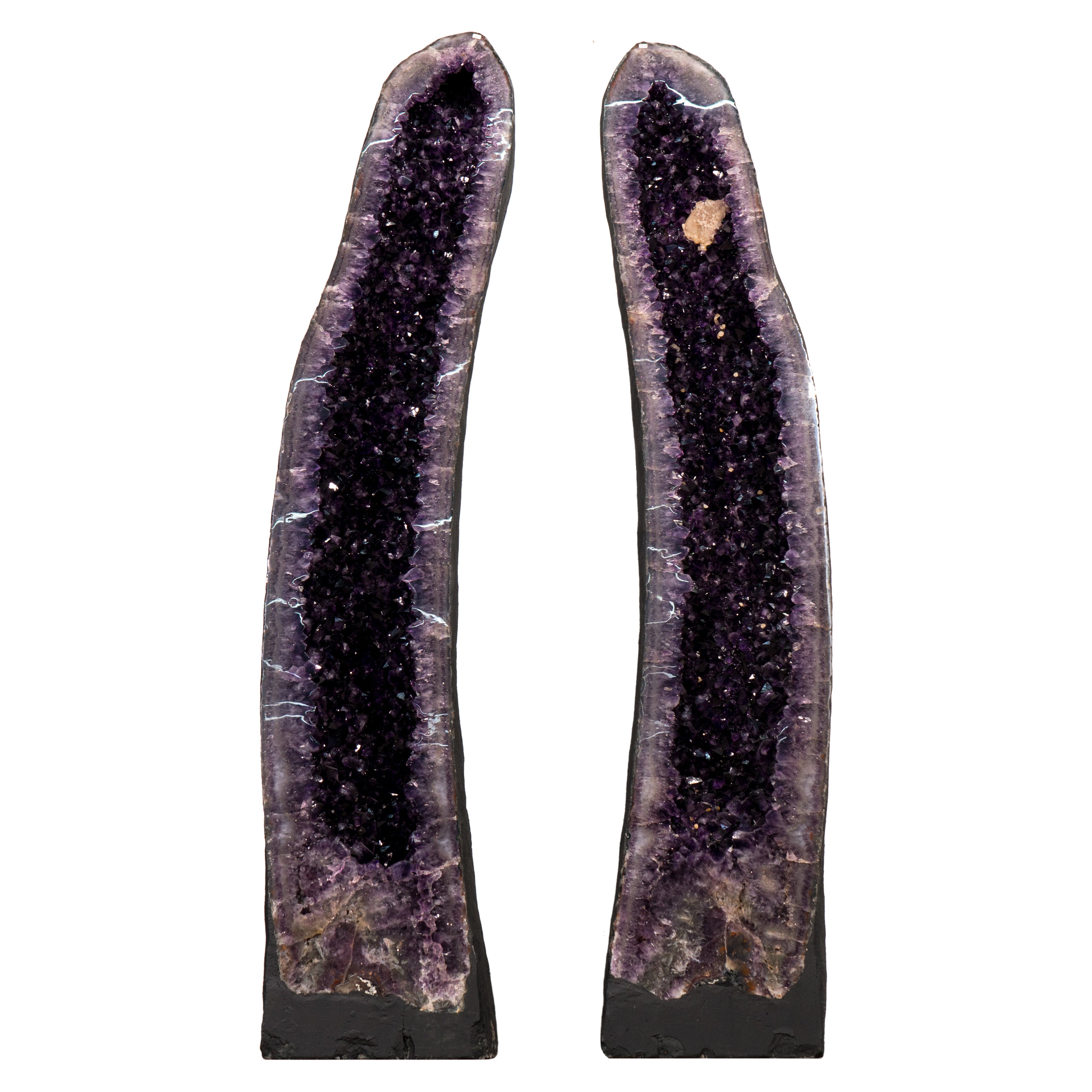 Coppia alta 6 piedi di grandi geodi di ametista viola scuro, decorazione di cristallo simmetrica