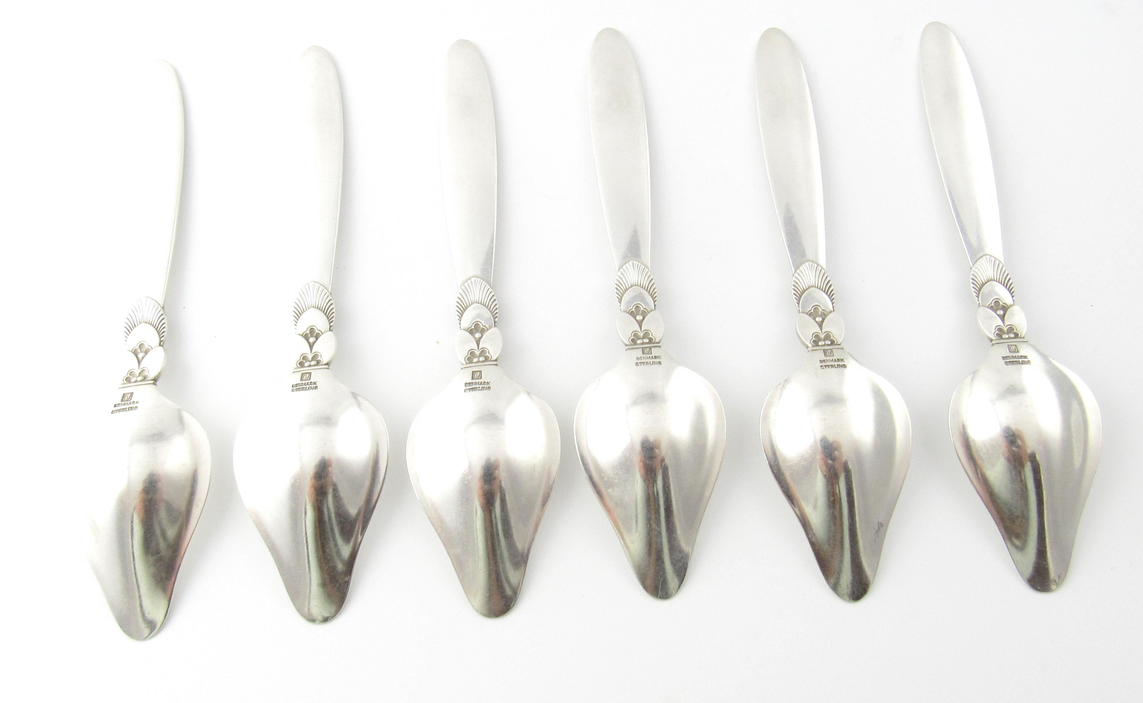 6 Georg Jensen Cactus Sterling Silver Triangular Fruit Spoons #075 In Good Condition For Sale In Washington Depot, CT