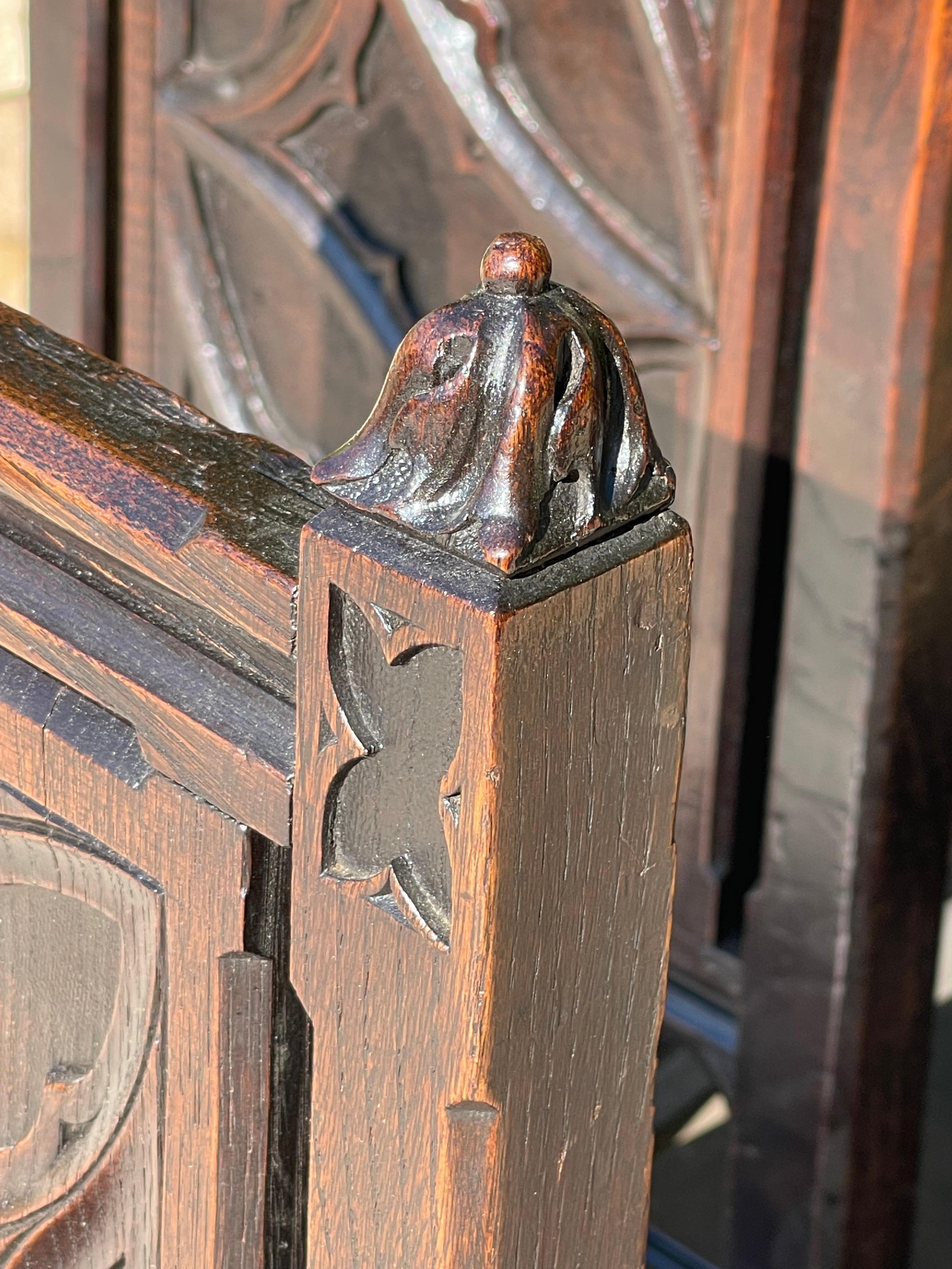 6 Stühle im gotischen Stil im Zustand „Gut“ im Angebot in Beaune, FR