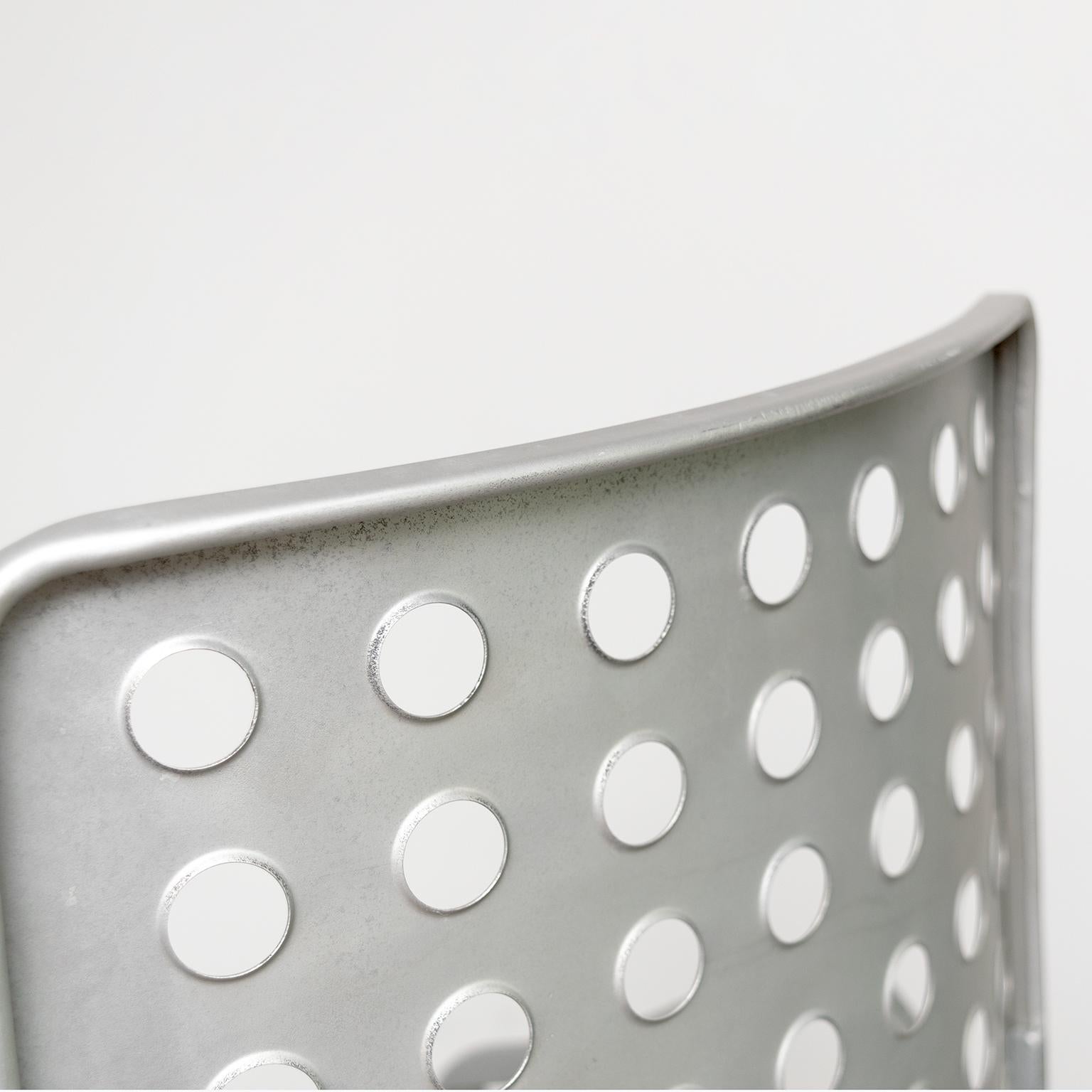6 Hans Coray „Landi“-Stühle, hergestellt von MEWA, Schweiz, 91 Löcher (Aluminium) im Angebot