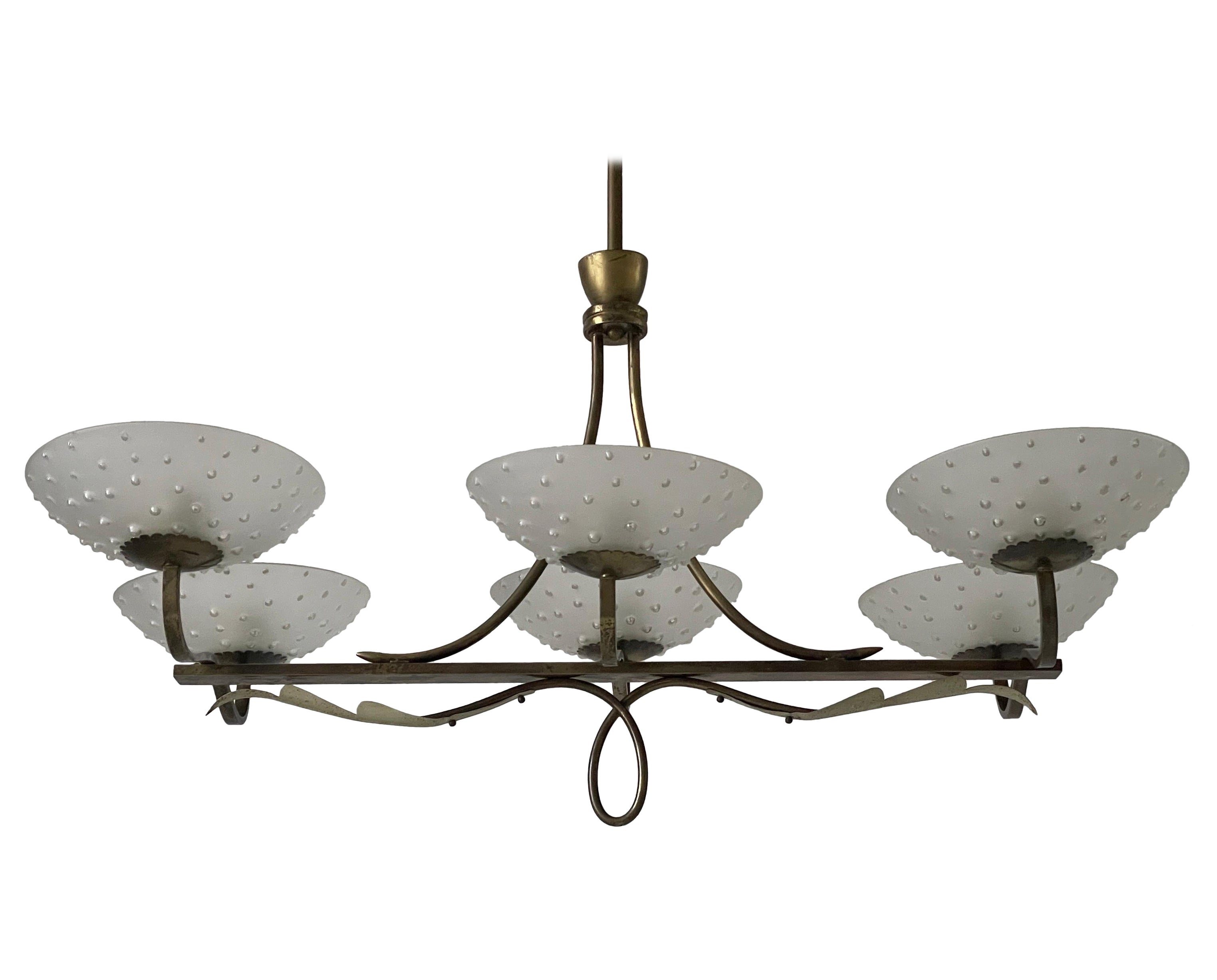 6-köpfiger Kronleuchter mit Glas- und Messingrahmen, 1960er Jahre, Italien im Angebot