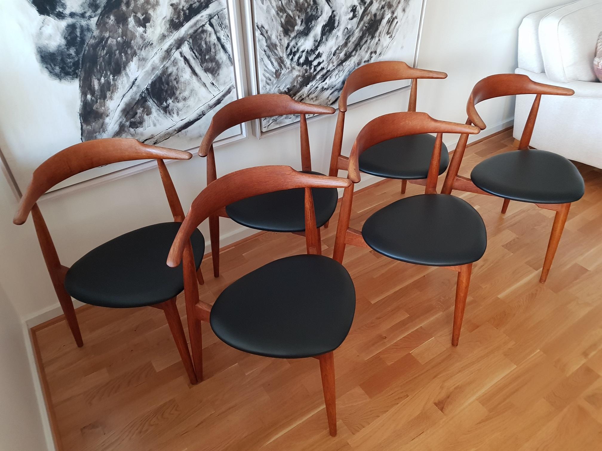 Danish 6 Heart Chairs FH4104 in Teak/Oak and Leather by Hans J. Wegner for Fritz Hansen For Sale