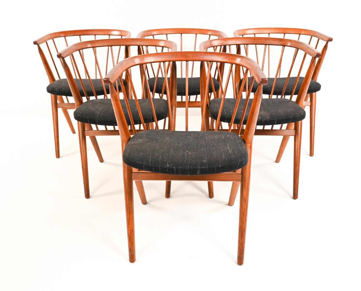 '6' Helge Sibast for Sibast No. 8 Teak Dining Chairs In Good Condition In Norwalk, CT