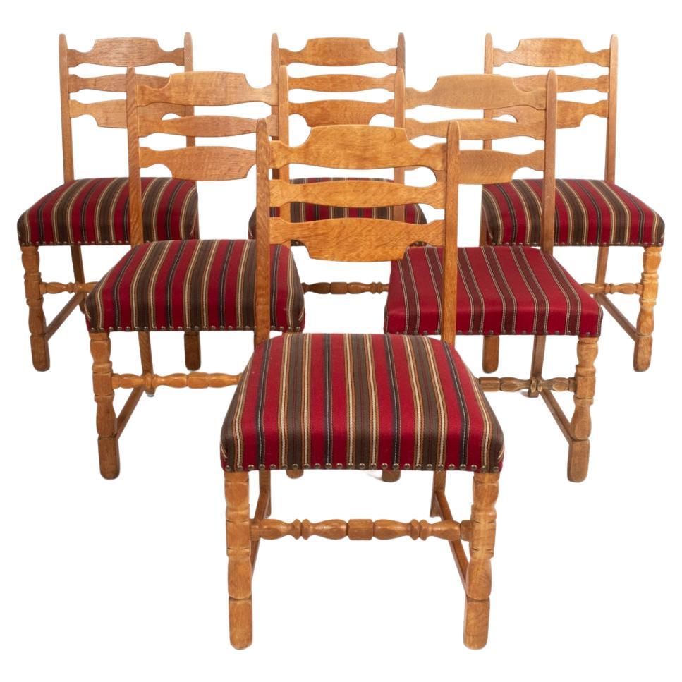 (6) Chaises de salle à manger danoises en Oak du milieu du siècle de Henning Kjaernulf en vente