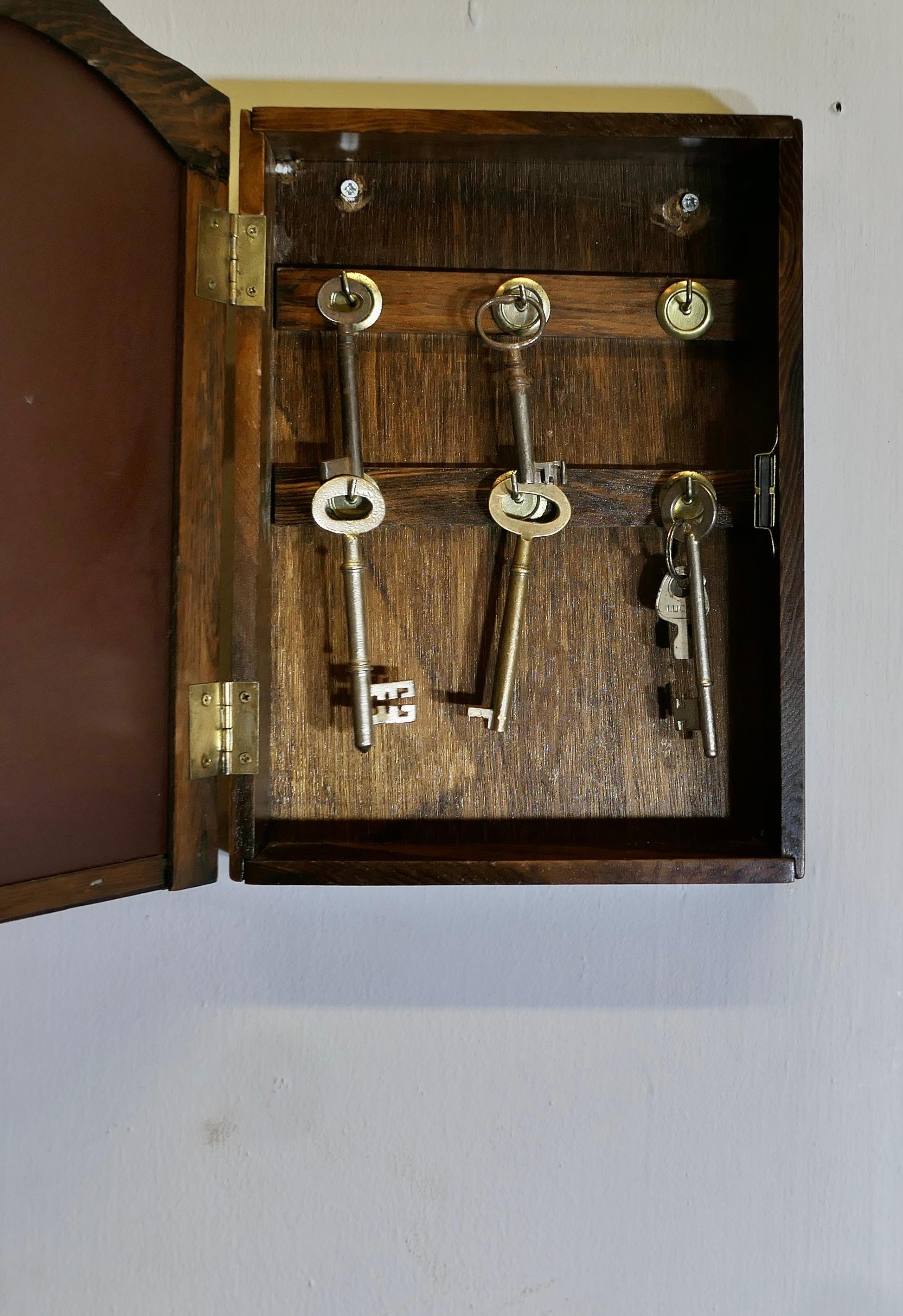 Armoire à clés à 6 crochets en vente 1