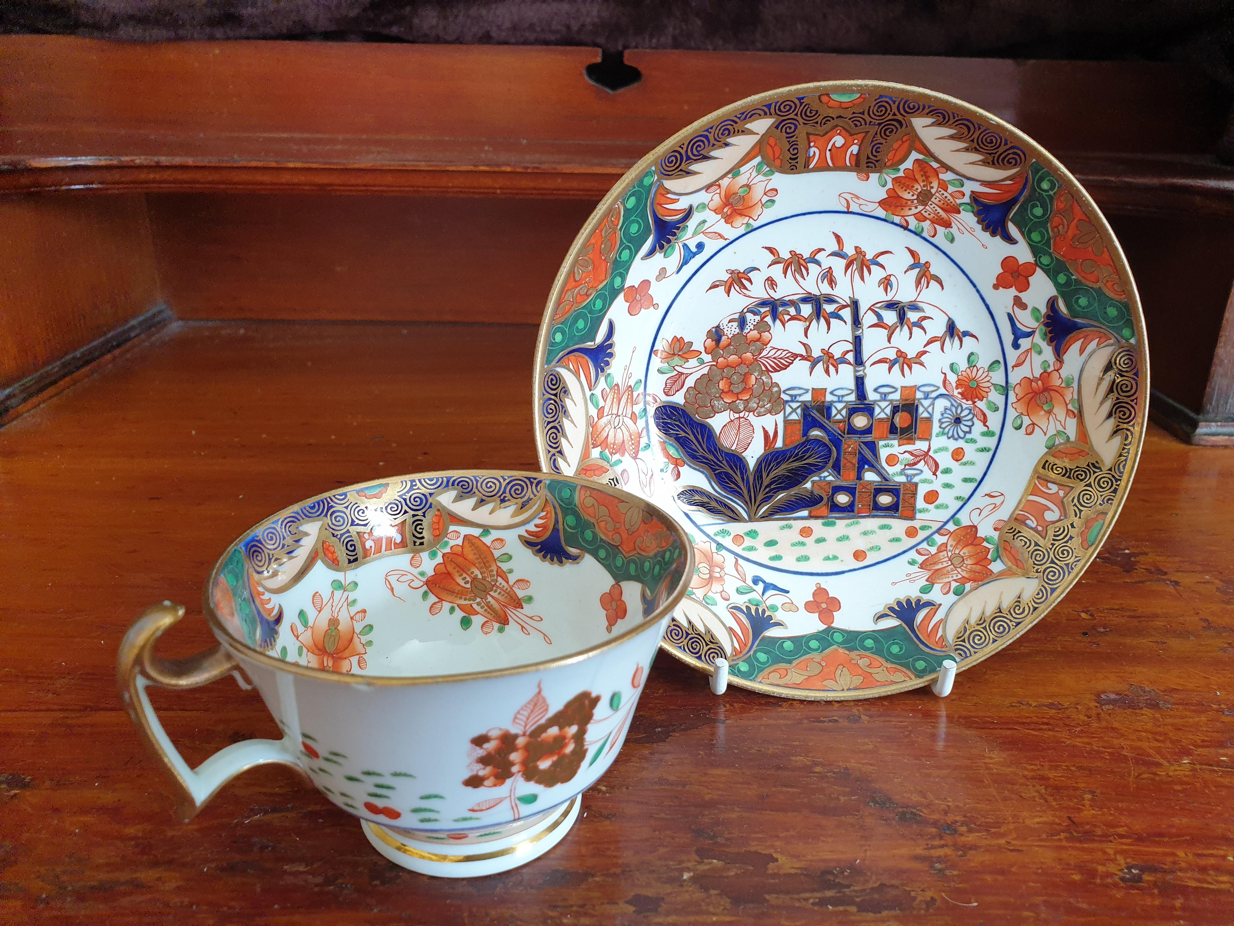 6 Imari Handpainted Spode Cups and Saucers For Sale 4