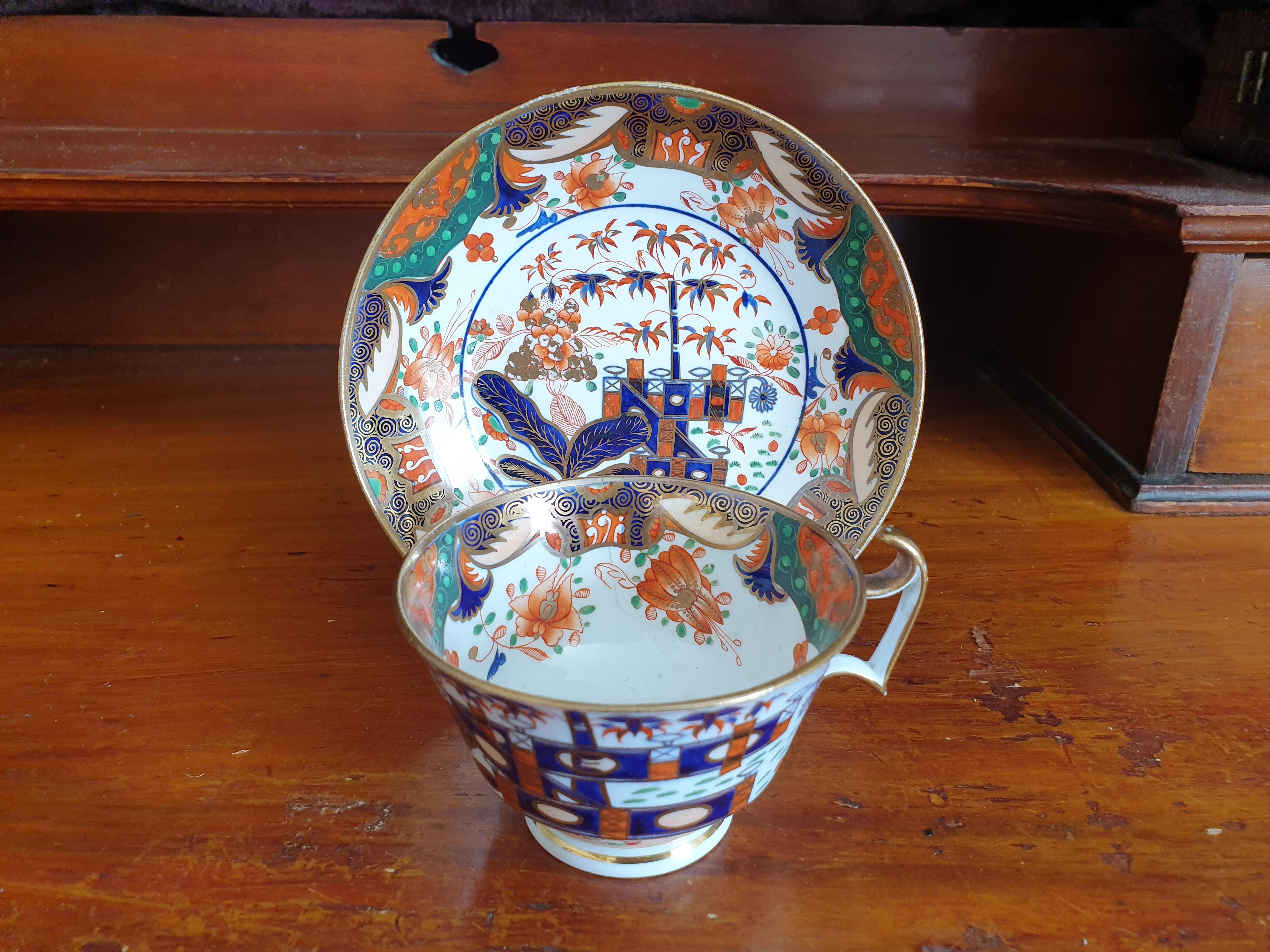 6 Imari Handpainted Spode Cups and Saucers For Sale 1