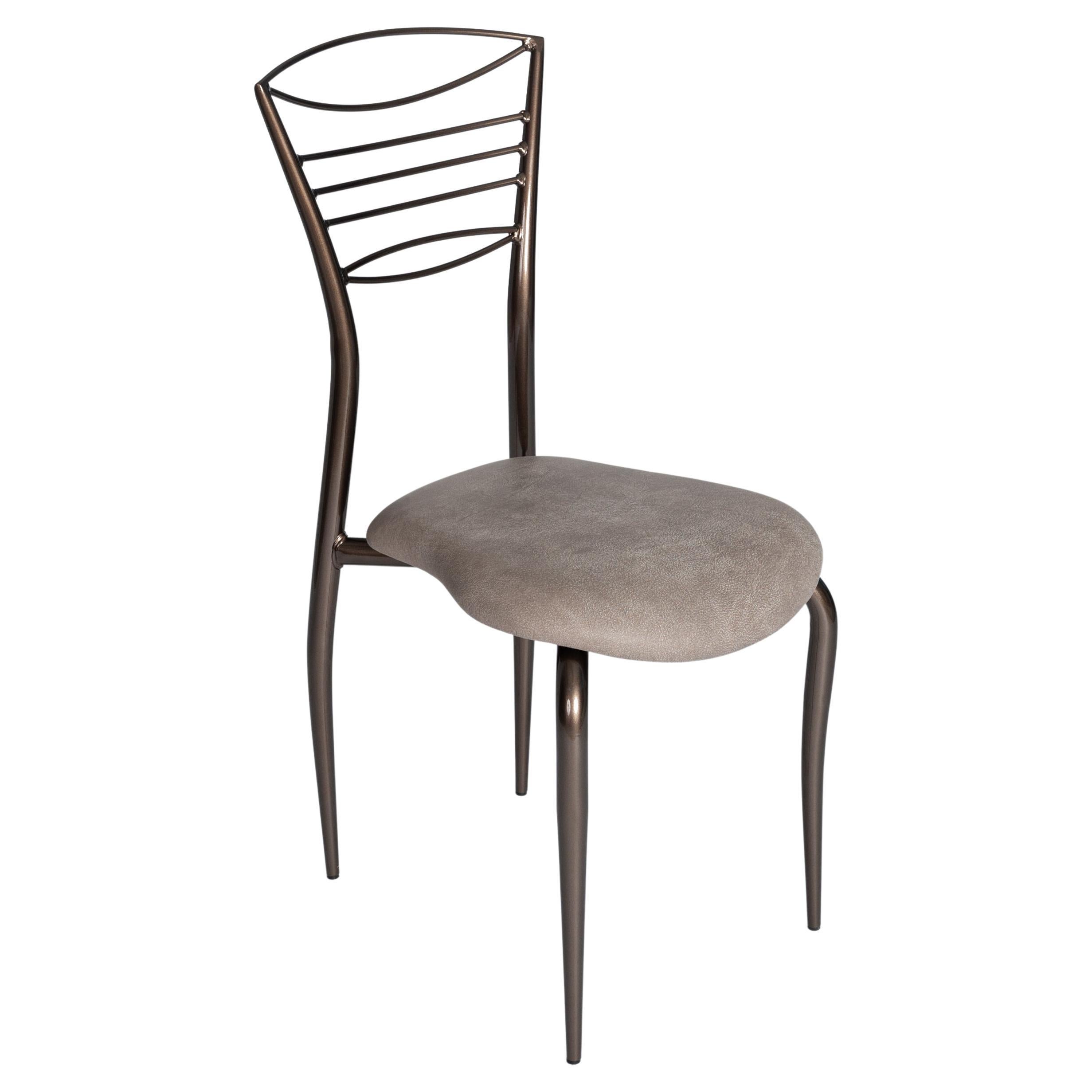 6 sedie italiane di metà secolo in ferro laccate color taupe con pelle vintage