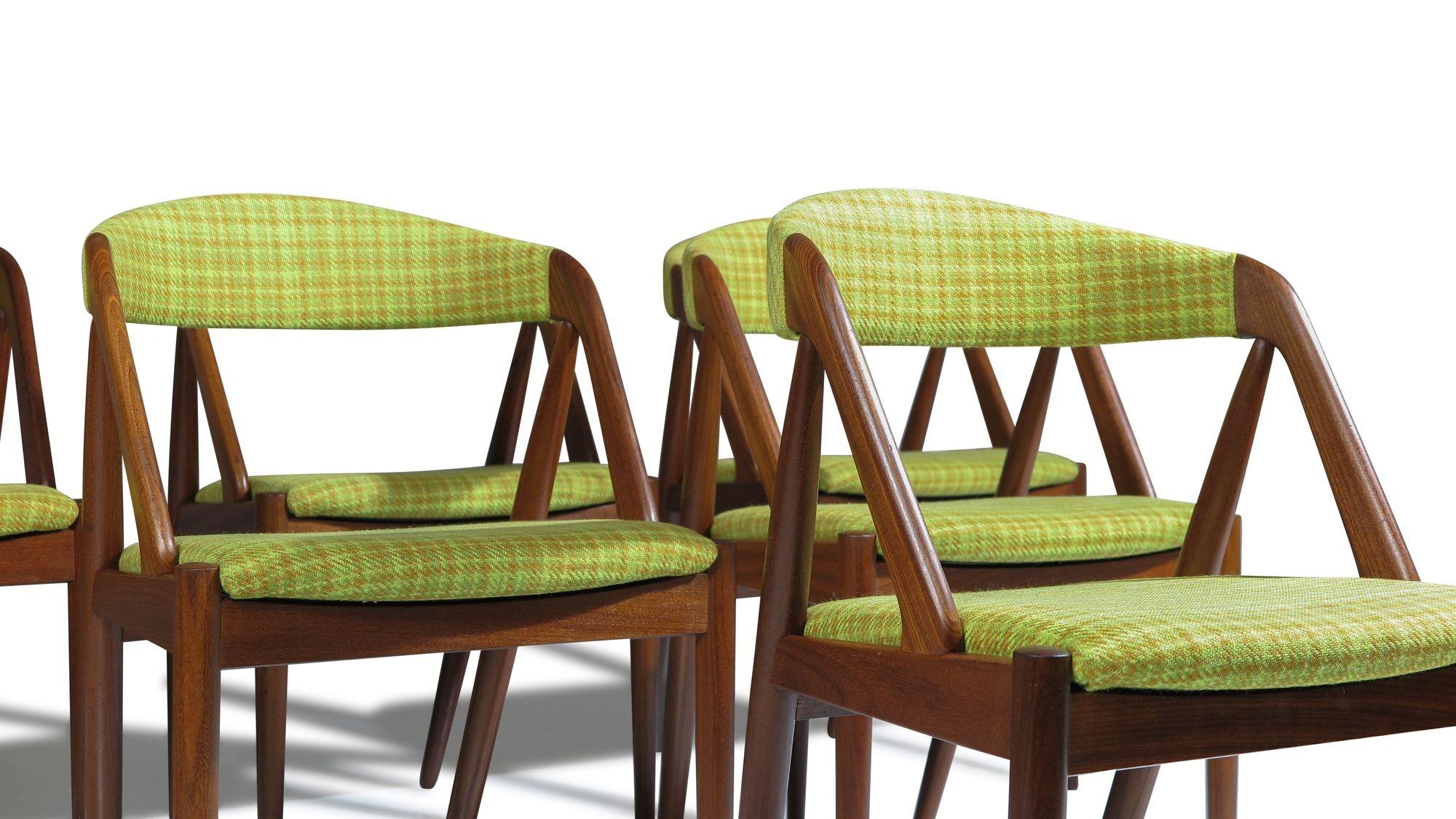 Huilé 6 chaises de salle à manger danoises Kai Kristiansen en tissu d'origine en vente