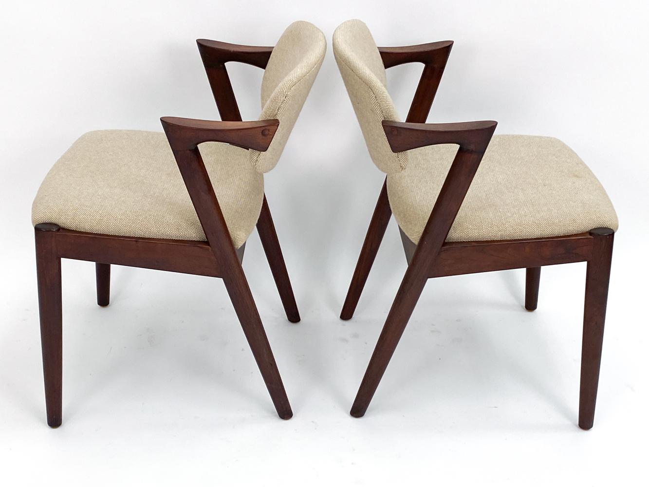 (6) Kai Kristiansen Modell 42 „Z“ Esszimmerstühle aus dunkel gebeizter Eiche, ca. 1960er Jahre im Angebot 11